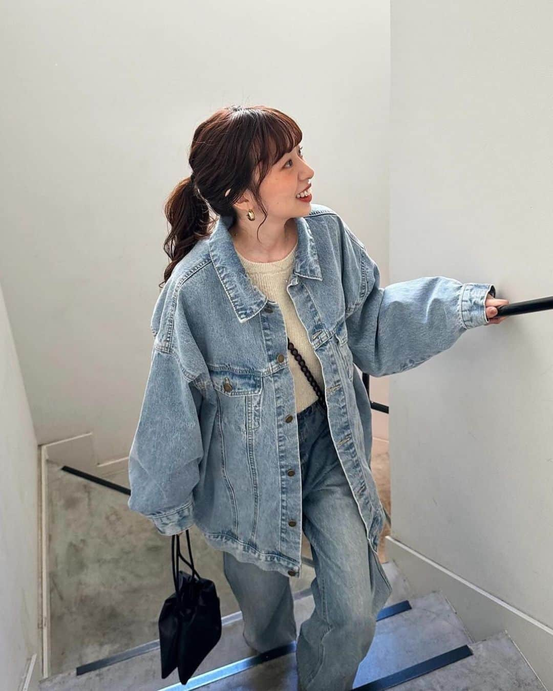 Discoat Parisienのインスタグラム：「new color👖  大人気のアイテムに新色が登場♬ スタッフにも早速大人気！ ぜひこの機会にcheckして下さいね✨  【ベストセラー】 USコットンデニムビッグGジャン ¥9,900(tax in) #DPZ2031107A0003  #discoat#ディスコート #大人カジュアル#カジュアル #メンズライク#ユニセックス #gジャン#gジャンコーデ」