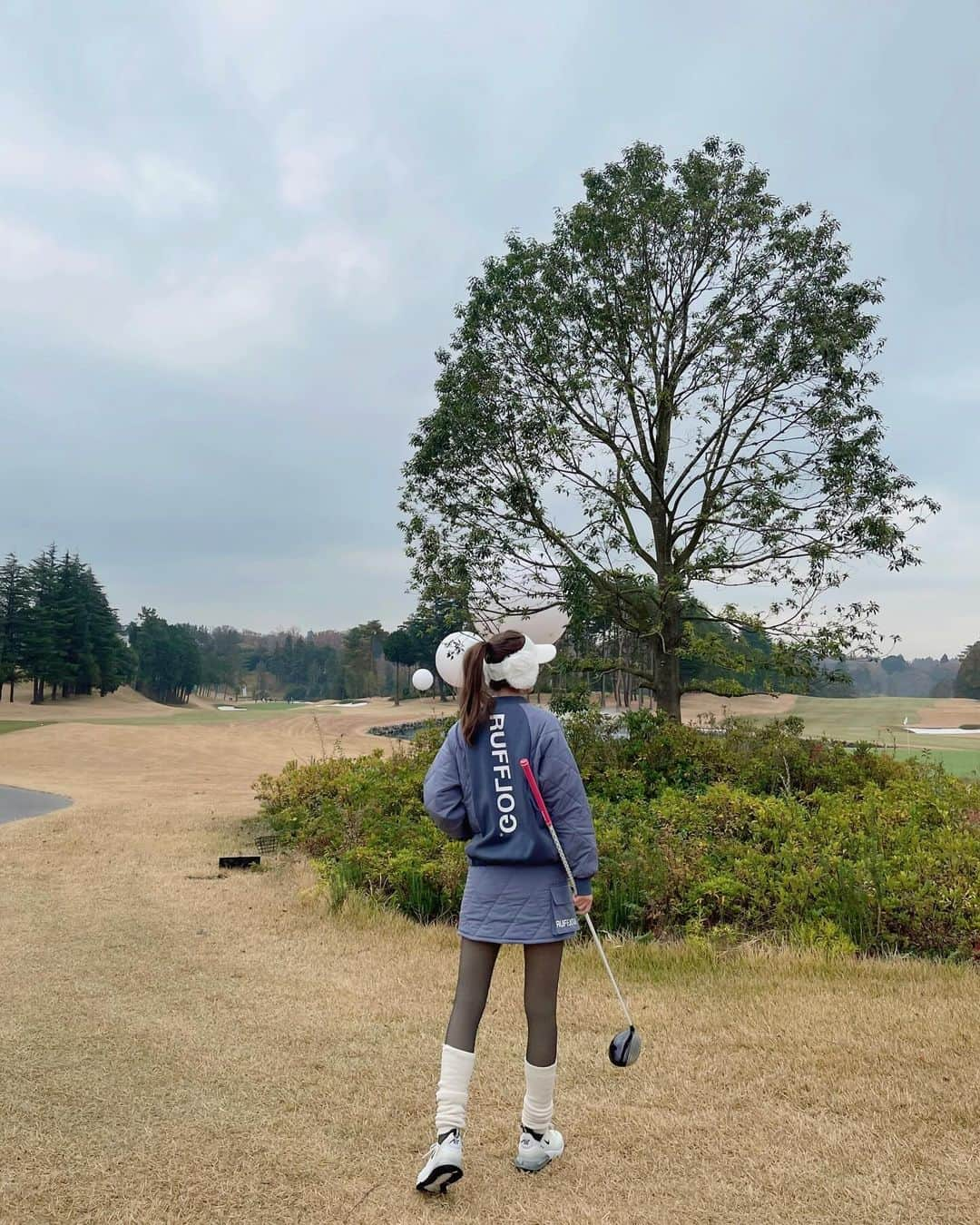 マギーさんのインスタグラム写真 - (マギーInstagram)「今日は、 @hypegolf の第３回目のイベントへ！ 初めての3チームスクランブル方式で楽しかった〜 チームプレーだとお喋りしながら回れるからいい⛳️👍✨  @glo.japan  @astonmartinjapan   ウェアは @rufflog  帽子は 前にバイマとかで買った韓国のやつだよ〜」12月11日 21時31分 - maggymoon