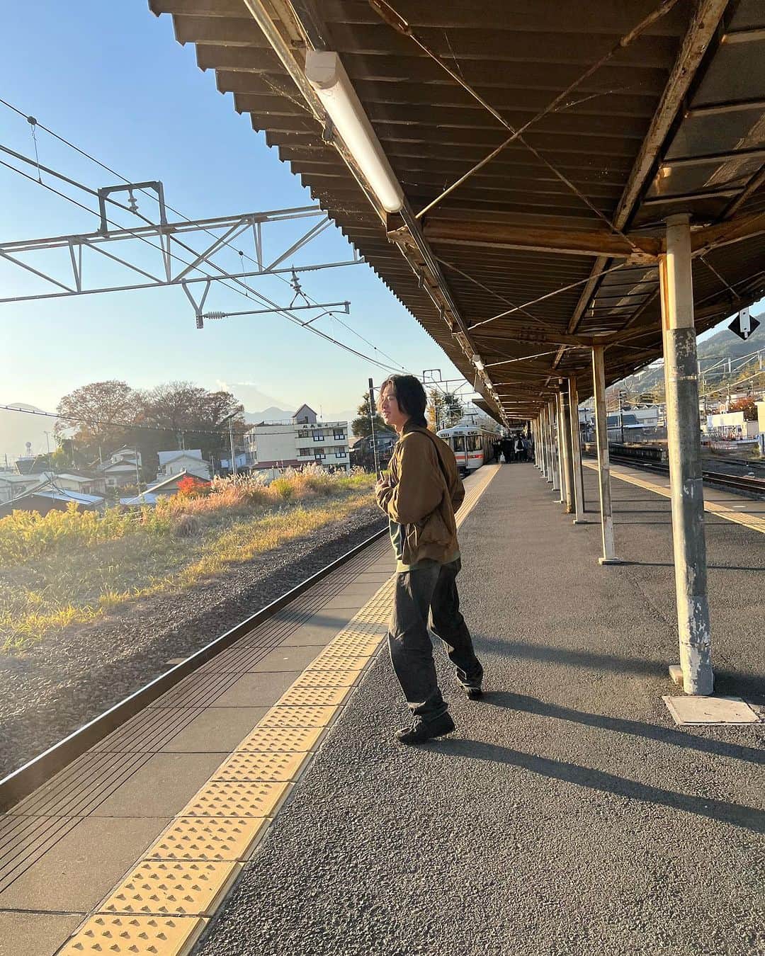 小堀遥功さんのインスタグラム写真 - (小堀遥功Instagram)「イルミとかキラキラしてる街って冬に多いけど、これって寒いからエモく感じるの？🌃」12月11日 21時31分 - k.hulk86