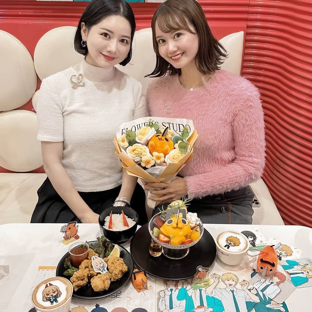 石橋あこさんのインスタグラム写真 - (石橋あこInstagram)「🧡  まいちゃんのおたおめ🎂🤍 ほんと全然タイミング合わなくてめちゃくちゃ遅くなってしまった🥹 スイパラでチェンソーマンコラボがあったので ポチタ花束を作成してお祝いして来ました🧡 プレゼントであげたねこちゃんのサウナハットとっても似合ってた🐈 ほぼまいちゃんがねこちゃんでした🥹🤍  　 #スイパラ#チェンソーマン#チェンソーマンカフェ#チェンソーマンコラボカフェ#ポチタ#chainsawman#福岡カフェ#天神カフェ#推し活#福岡推し活カフェ#推し活カフェ」12月11日 21時39分 - acococo120