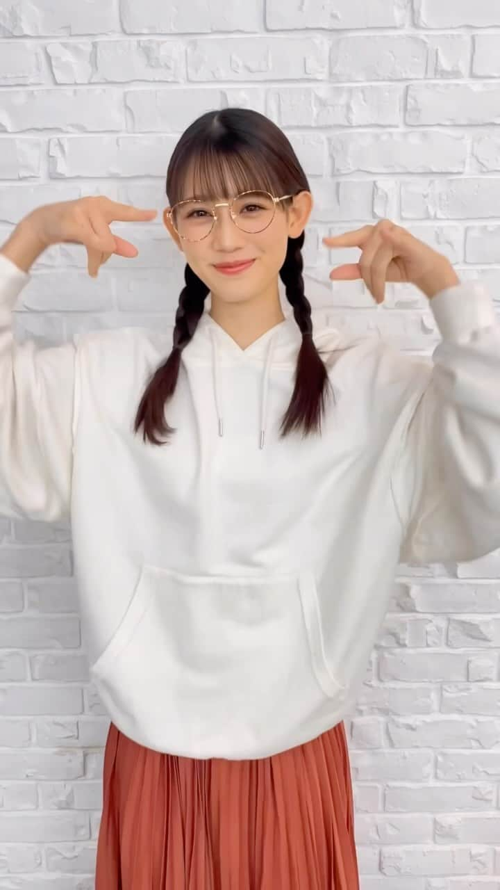 秋本帆華のインスタグラム：「. めがねおさげ☺️☺️☺️  #TEAMSHACHI #おとなりさん #秋本帆華 #スタプラ #idol」