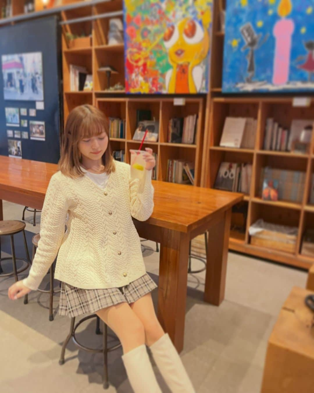 中村歩加さんのインスタグラム写真 - (中村歩加Instagram)「ちょっと前の私服✧✧  @cocodeal_official のトップスが可愛くてお気に入り🥹  #cocodeal #冬コーデ #冬服 #ミニスカート #ミニスカートコーデ #ロングブーツ #ootd #cafe #fyp #fff」12月11日 22時27分 - nakamuland_official