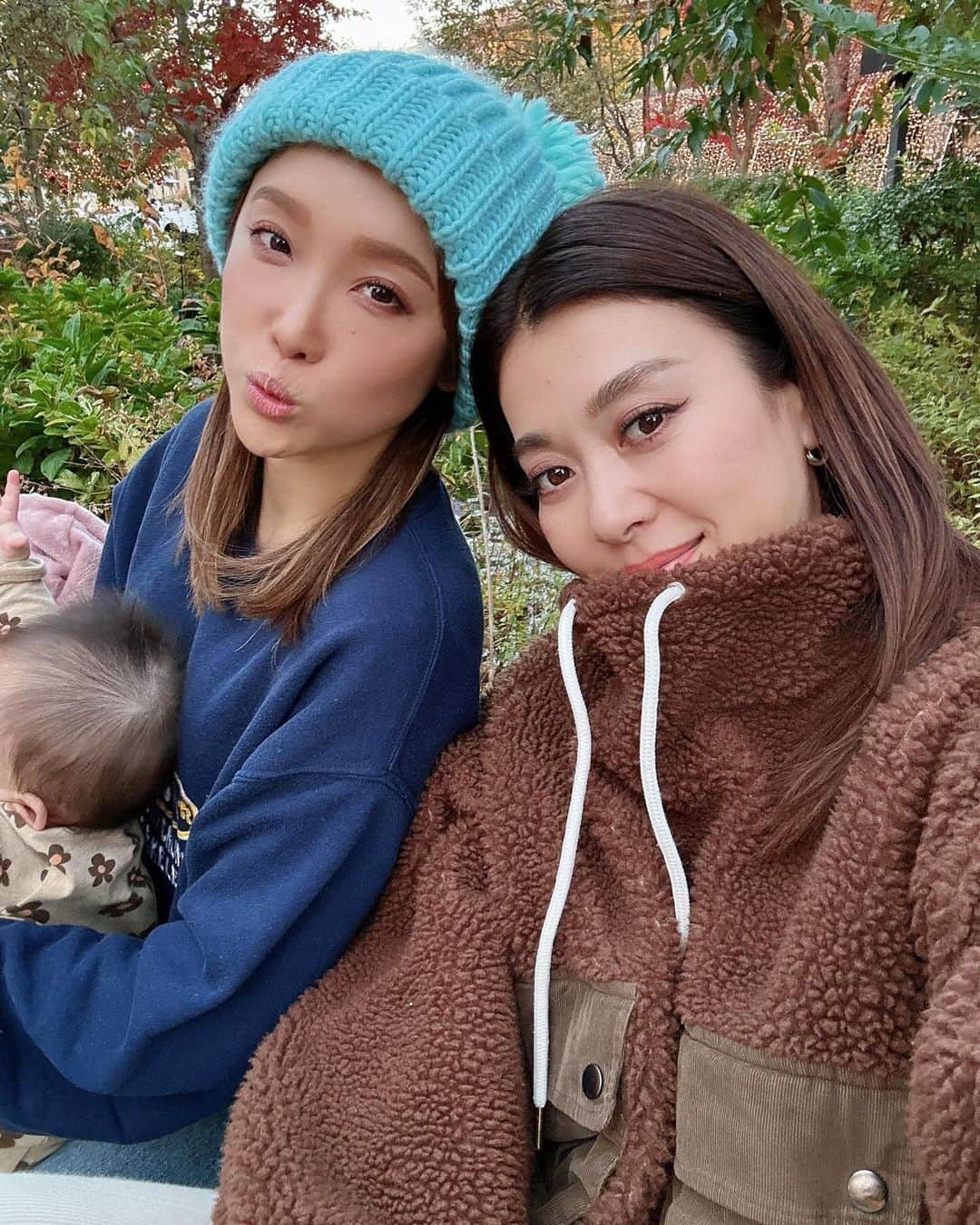 マイコ さんのインスタグラム写真 - (マイコ Instagram)「* やっと会えたけどおそらく年内最後🥹 今年は👶🏻が産まれる前と、産んですぐと、昨日。 昔は毎週会ってたのに、年3回しか会えなかった😱笑 でも久々感はゼロだし2回目の娘はしっかりなついて どこで覚えたかわかんない変な顔を みっちゃんにたくさん披露してた🤣🩷 昨日も今年もありがとう🥰 @michiko1204」12月11日 22時31分 - maicorori