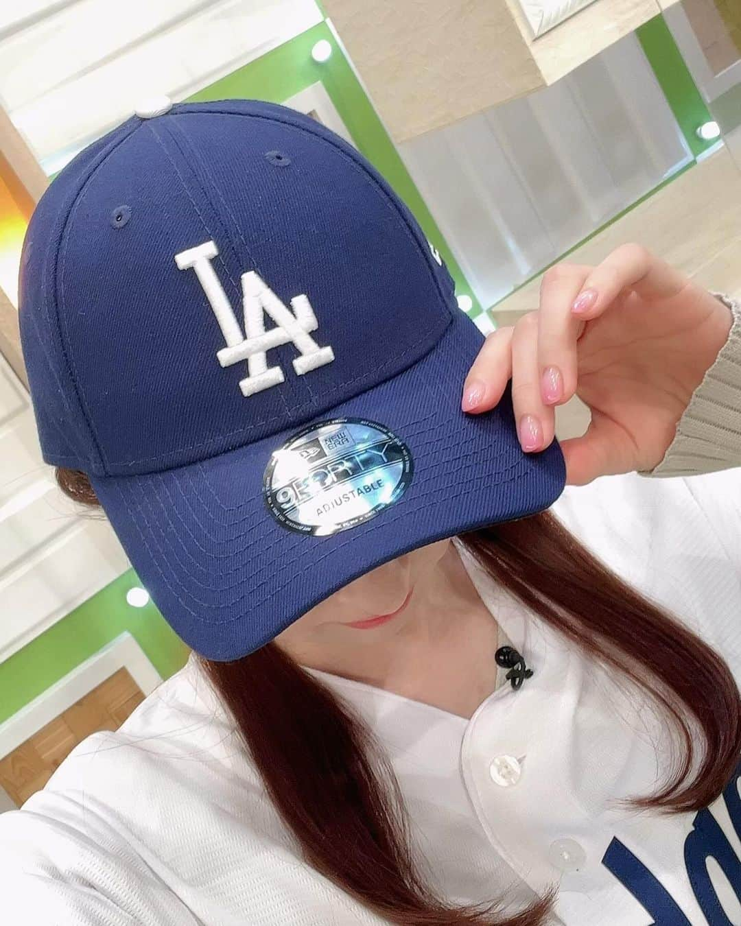 皆藤愛子さんのインスタグラム写真 - (皆藤愛子Instagram)「❤︎ 着させていただきました⚾️🤫 #ドジャース #ゴゴスマ」12月11日 22時54分 - aiko_kaito_official