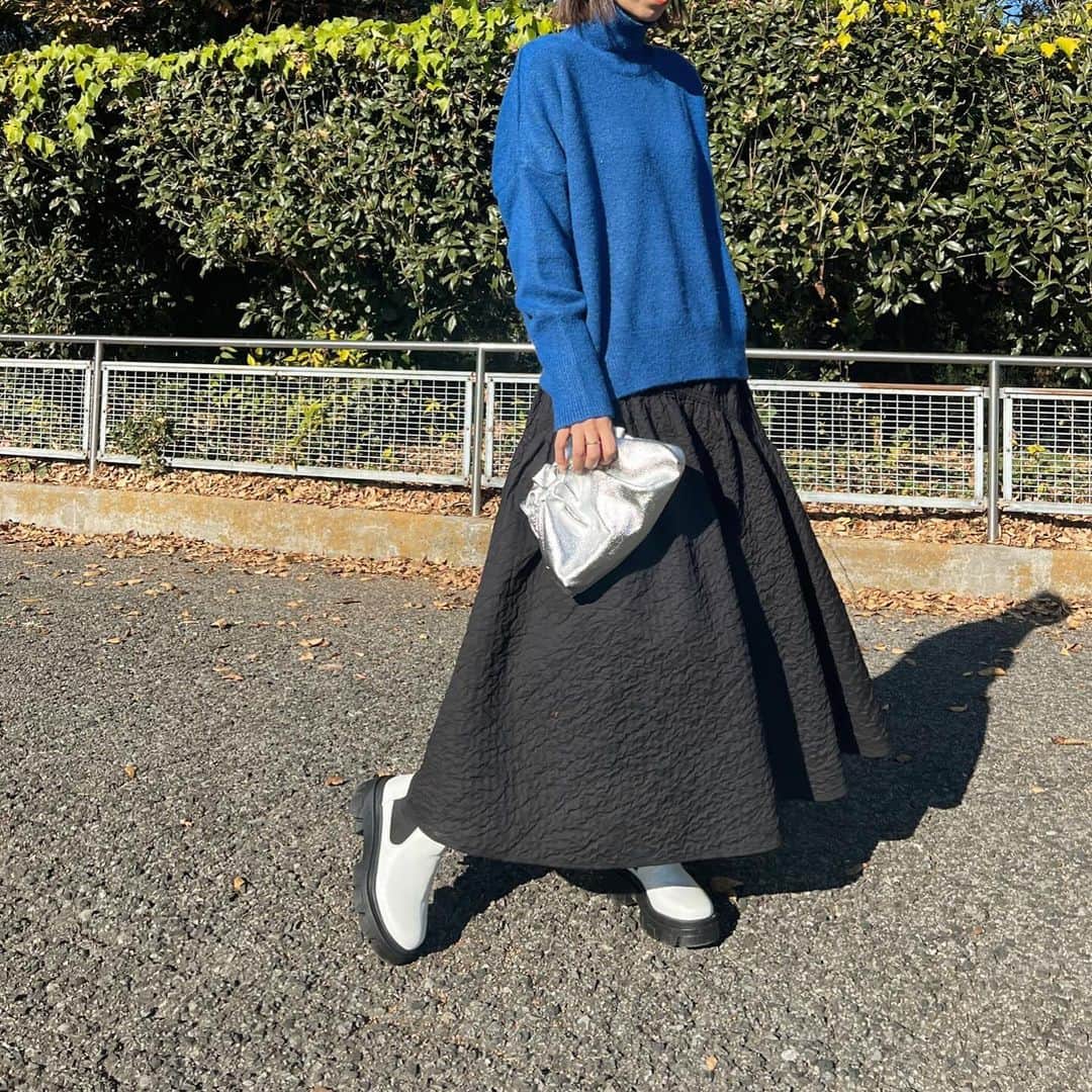 yyurielのインスタグラム：「. いつかのプチプラコーデ💙  @shein_japan @sheinofficial  12/30まで🌼 お買い上げ金額1～5,999円までは15%OFF、6000円以上は20%OFFになります◎  クーポンコード EBSJP271」