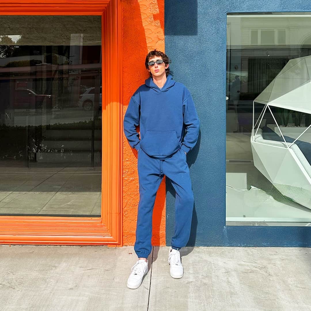 American Apparelのインスタグラム：「Our classic hoodie isn't just a layer; it's a statement. 🔶​🔷 Where will you take yours? Drop a pin in the comments! 📍​  Tag us using #AAStyleSpotlight for a chance to be featured.  #americanapparel #fashionicons #streetwear」