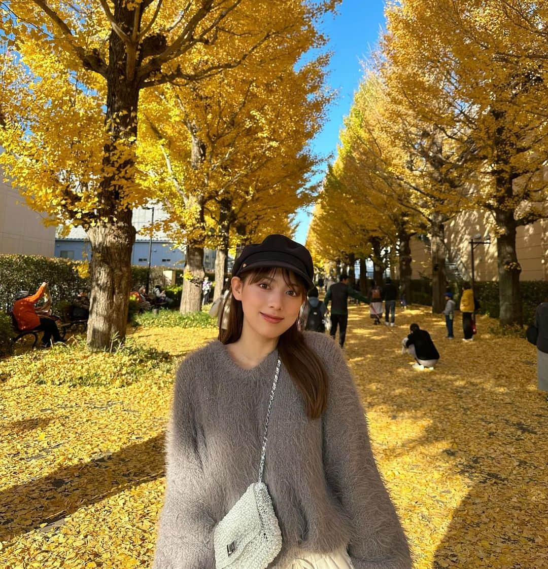 毛利愛美さんのインスタグラム写真 - (毛利愛美Instagram)「🍁  この日はポカポカだったからトップス一枚でお出かけした☺️♡ 👚　@qumerry.official   #ootd  #ootdfashion #qumerry  #キュメリ」12月12日 8時47分 - aimi_mouri