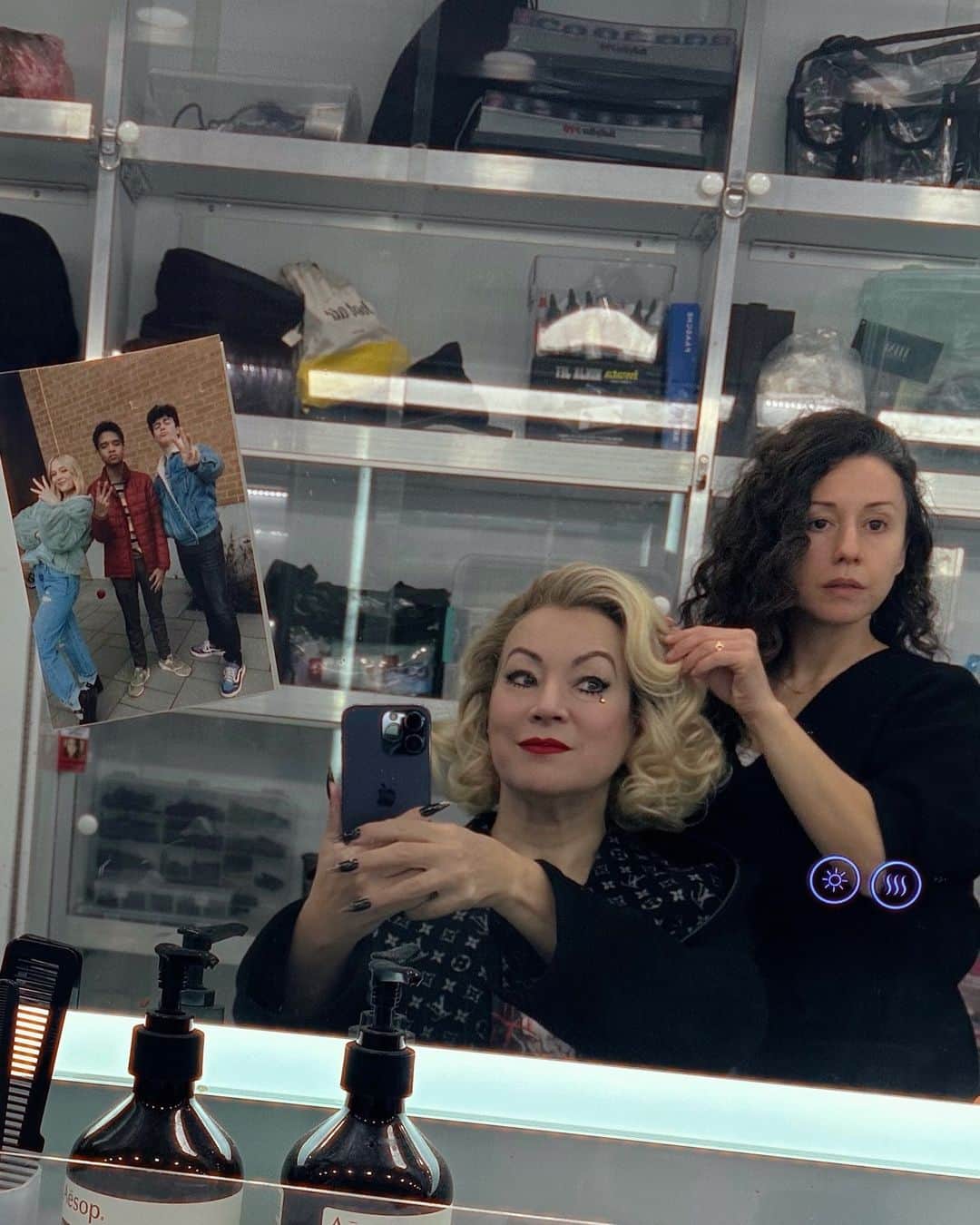 ジェニファー・ティリーのインスタグラム：「We’re back!  #Chucky #ChuckySeason3 #TiffanyValentine」