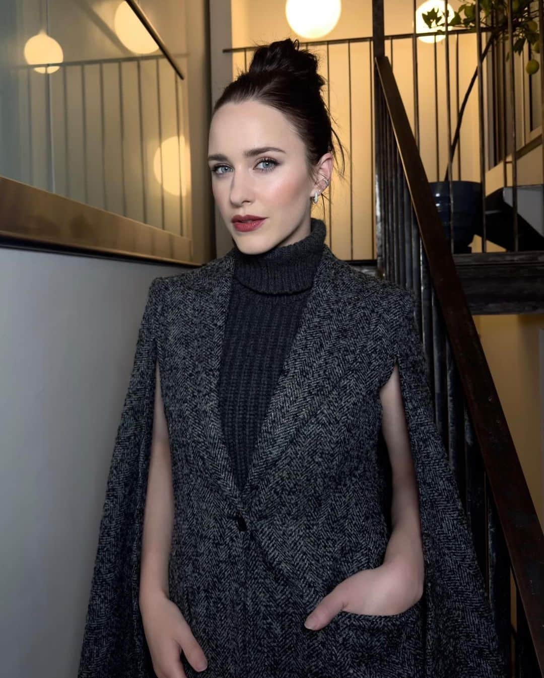 マイケルコースのインスタグラム：「#RachelBrosnahan in a full look from the Fall/Winter 2023 #MichaelKorsCollection runway at a SAG panel for “The Marvelous Mrs. Maisel” in New York.」