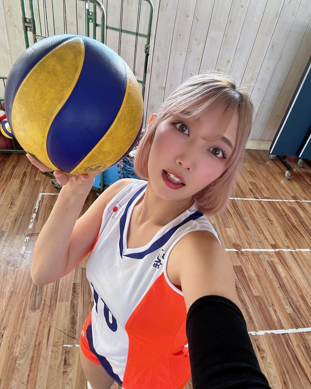 霜月めあさんのインスタグラム写真 - (霜月めあInstagram)「おはよー🏐 今日は撮影なので頑張ってきます✨ . . . . #霜月めあ #めあめあ #model #sexy #selfie #animegirl #셀카 #셀스타그램 #패션스타그램 #데일리 #asiangirl #cosplay #좋아　 #follow #like #tokyo  #tagsforlikes #japanesegirl #女孩 #发#爱 #instadaily #グラビア #日系穿搭」12月12日 8時00分 - meameachan