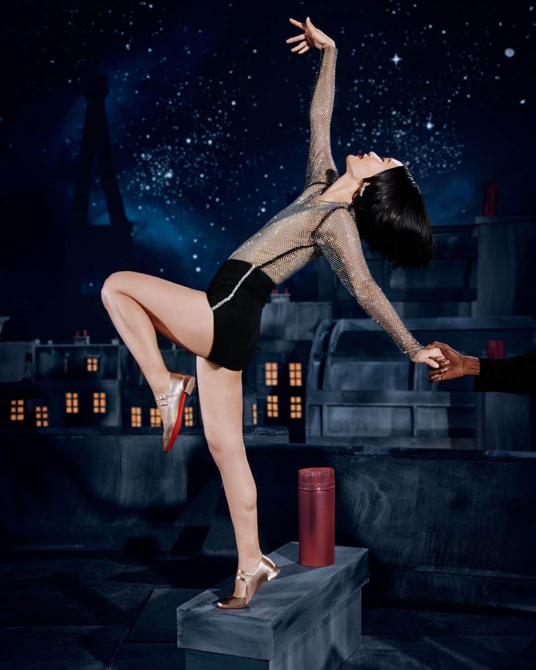 クリスチャンルブタンのインスタグラム：「That feeling when you slip into your Sweet Jane ballerina and dance the night away.  Photo by @SofiaandMauro #ChristianLouboutin」