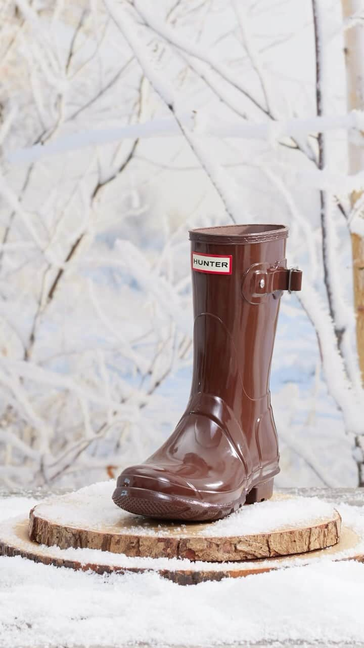 ハンターブーツのインスタグラム：「Walk in a winter wonderland with #HunterBoots」