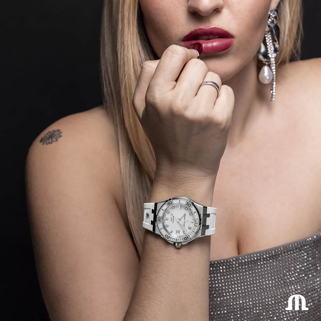 モーリスラクロアのインスタグラム：「Get ready for the festive season and make your festivities extra special with the AIKON Venturer! #BeYourAIKON #YourTimeIsNow」
