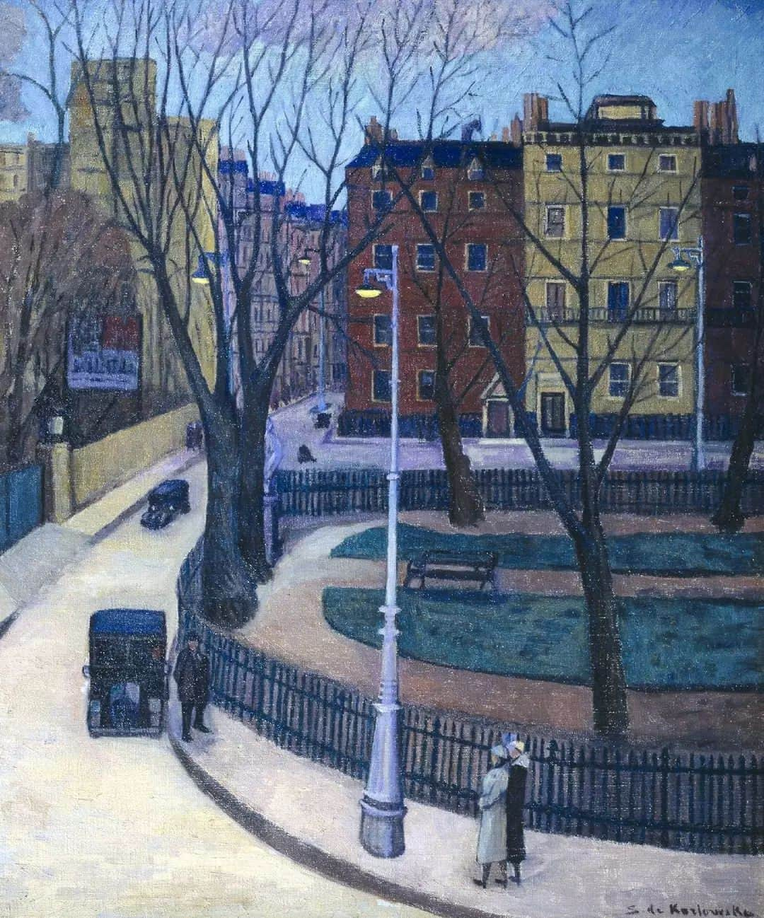 テート・ギャラリーのインスタグラム：「Who else enjoys briskly walking on cold, crisp December nights? 🌙  Polish artist Stanislawa de Karlowska perfectly depicts a winter evening in this twilight scene of Berkeley Square, near Green Park station, in 1935.  The quiet street is almost empty aside from three people. Two women walk down the pale street bathed in the light of dusk and dim yellow street lamps with the buildings and bare branches of shadowy trees surrounding them.   We get a sense we are glimpsing a passing of ordinary, daily life from, in this case, an upper window in the corner of a square. The artist and the viewer look down as the two women walk towards a waiting taxi driver, wrapped up and eager to escape the chill.     Stanislawa de Karlowska, Berkeley Square c.1935 ❄️」