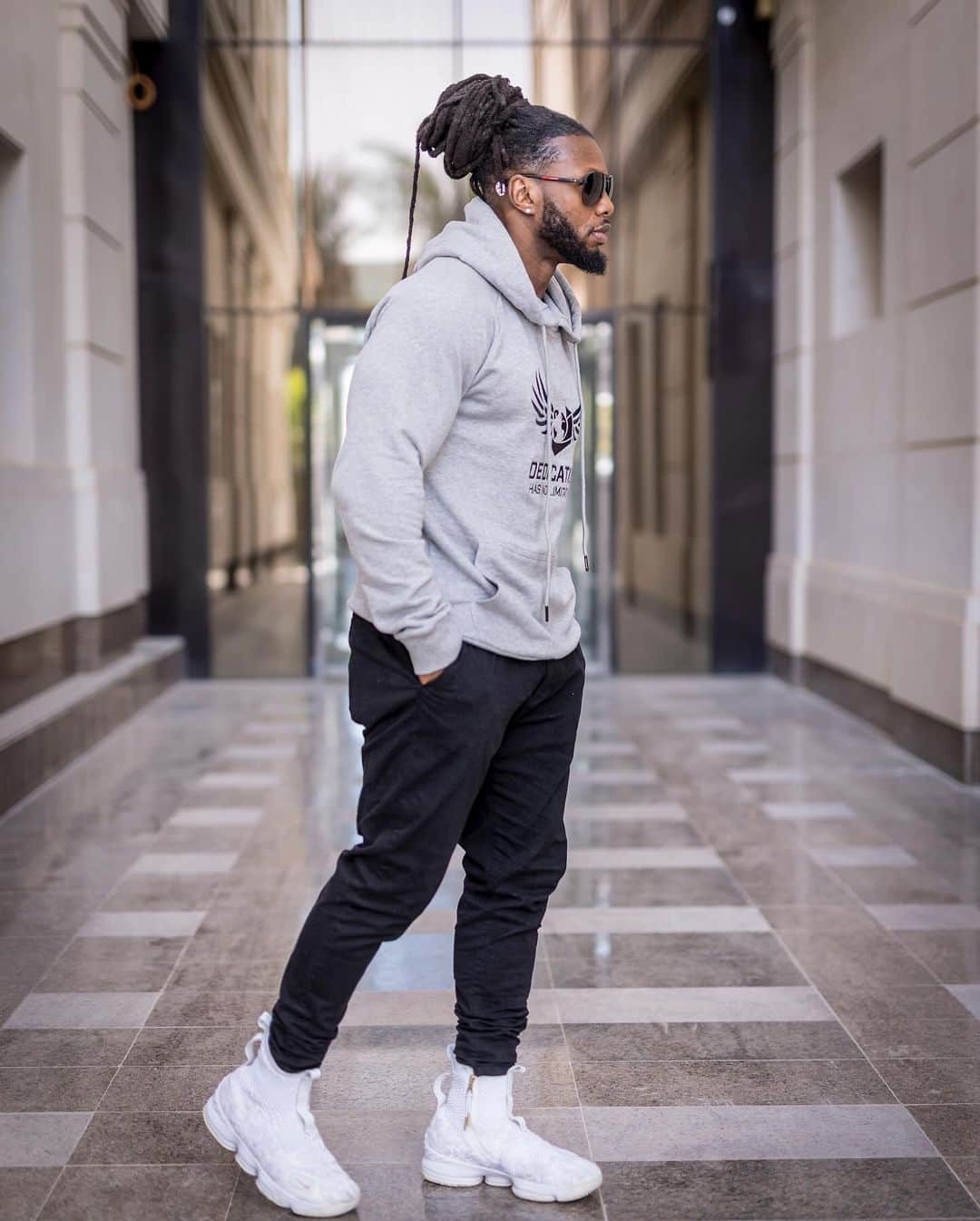 Ulissesworldのインスタグラム：「Hoodie Season! @uapparelworld  Brace yourself for the winter ❄️ Cold mornings, low motivation, only the dedicated will see it through 💪🏾   Mix and match your pump covers – snag the cheapest one FREE. Buy one, get one FREE! Let the winter gains begin! Link in bio ☝🏾」