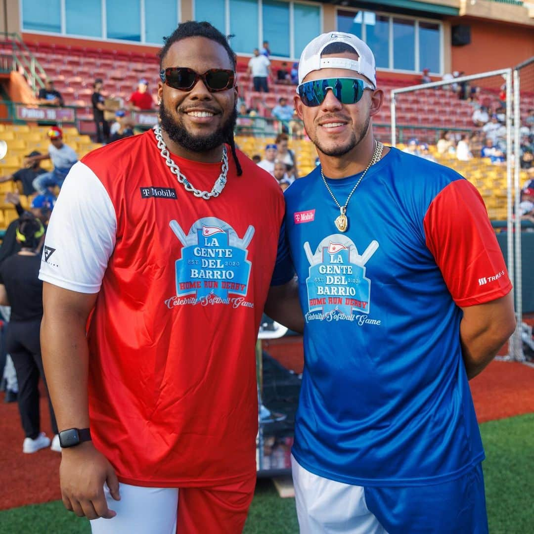 MLBさんのインスタグラム写真 - (MLBInstagram)「Leading by example 👏   José and Vladdy hosted their Charity Softball Game and Home Run Derby this weekend in Puerto Rico - supporting their communities through the La Makina and VG27 Foundations! 🇵🇷」12月12日 5時36分 - mlb