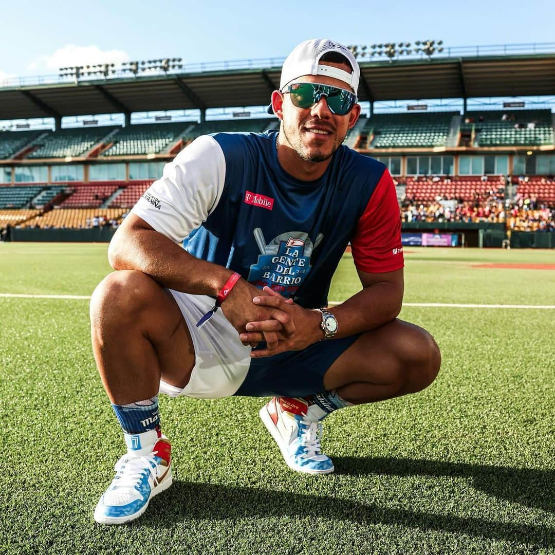 MLBさんのインスタグラム写真 - (MLBInstagram)「Leading by example 👏   José and Vladdy hosted their Charity Softball Game and Home Run Derby this weekend in Puerto Rico - supporting their communities through the La Makina and VG27 Foundations! 🇵🇷」12月12日 5時36分 - mlb