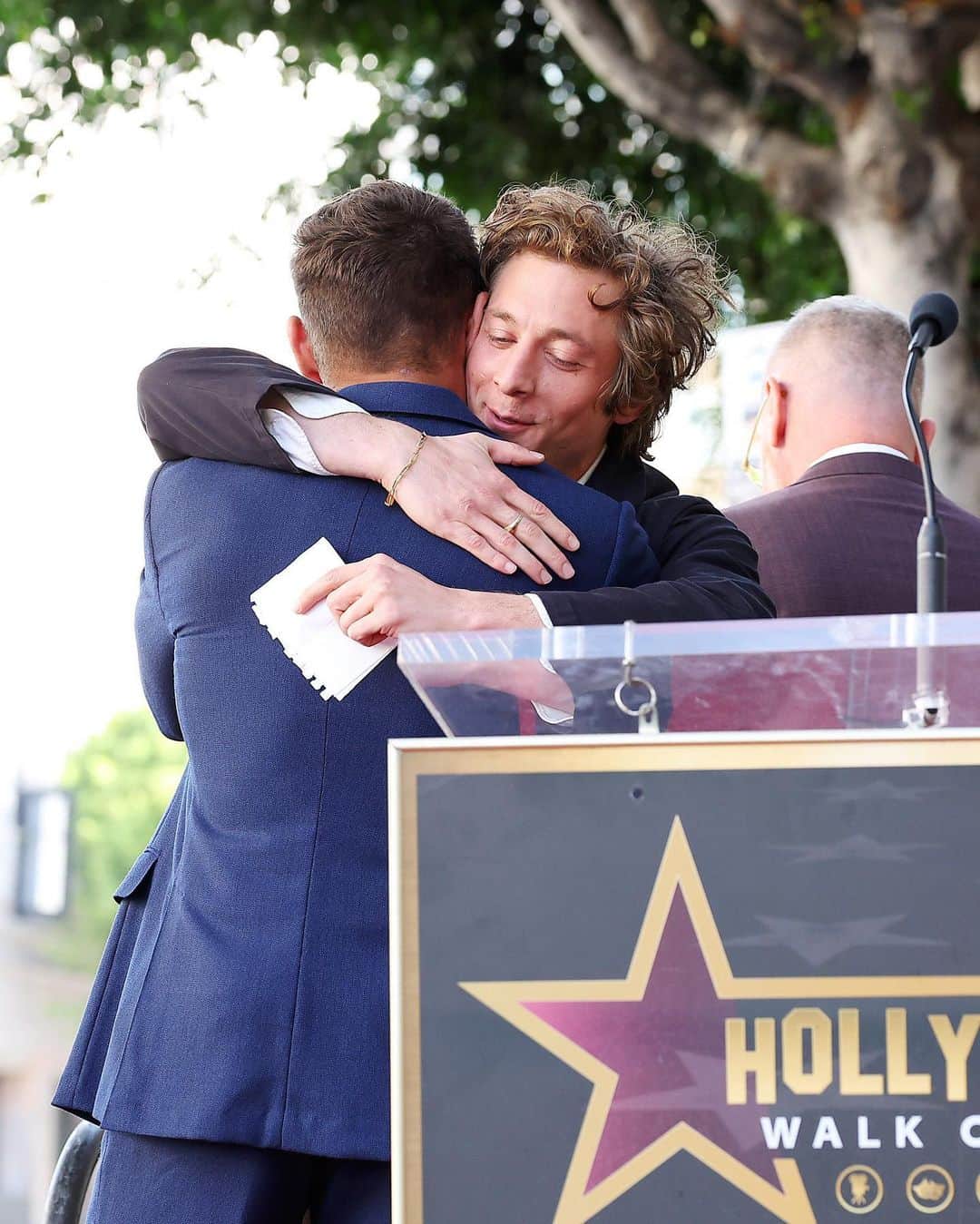 Vanity Fairさんのインスタグラム写真 - (Vanity FairInstagram)「@ZacEfron has left his mark on Hollywood. The actor was honored for his work with a star on the Hollywood Walk of Fame this afternoon in Los Angeles with former costars Jeremy Allen White ('The Iron Claw') and Miles Teller ('That Awkward Moment') in attendance.  Photos: Leon Bennett/Getty Images, Gilbert Flores/Variety via Getty Images」12月12日 5時54分 - vanityfair