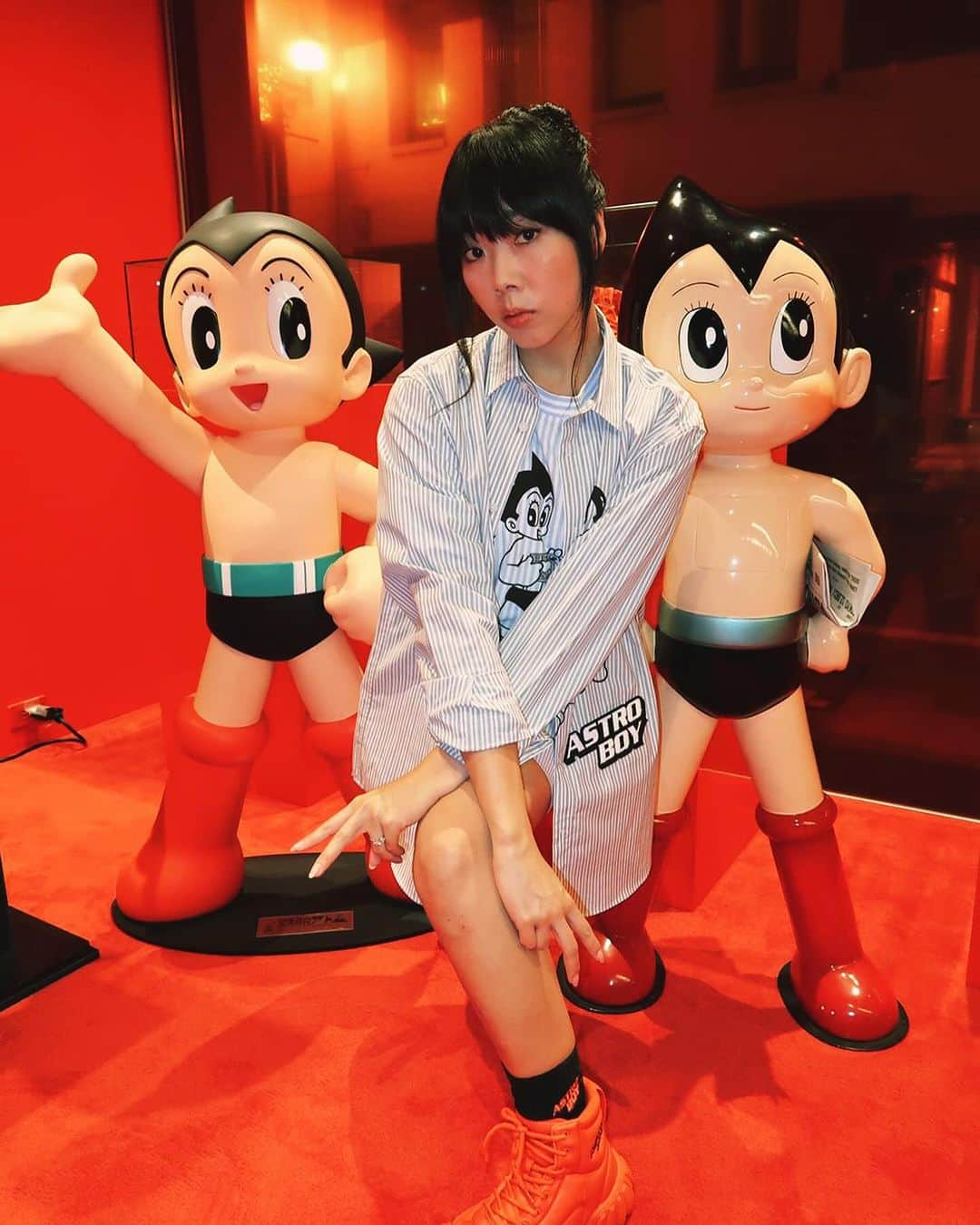 スージー・ロウさんのインスタグラム写真 - (スージー・ロウInstagram)「A reunion of the best kind in one of our collective favourite cities Tokyo with @OnitsukaTigerOfficial — celebrating their fresh collaboration with manga and anime icon Astro Boy, in anticipation of their #OnitsukaTiger75th anniversary. We ❤️ Tokyo this muchhhhhhhh!   #OnitsukaTiger #AstroBoy」12月12日 6時23分 - susiebubble