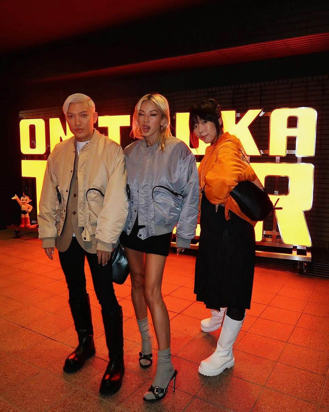 スージー・ロウさんのインスタグラム写真 - (スージー・ロウInstagram)「A reunion of the best kind in one of our collective favourite cities Tokyo with @OnitsukaTigerOfficial — celebrating their fresh collaboration with manga and anime icon Astro Boy, in anticipation of their #OnitsukaTiger75th anniversary. We ❤️ Tokyo this muchhhhhhhh!   #OnitsukaTiger #AstroBoy」12月12日 6時23分 - susiebubble