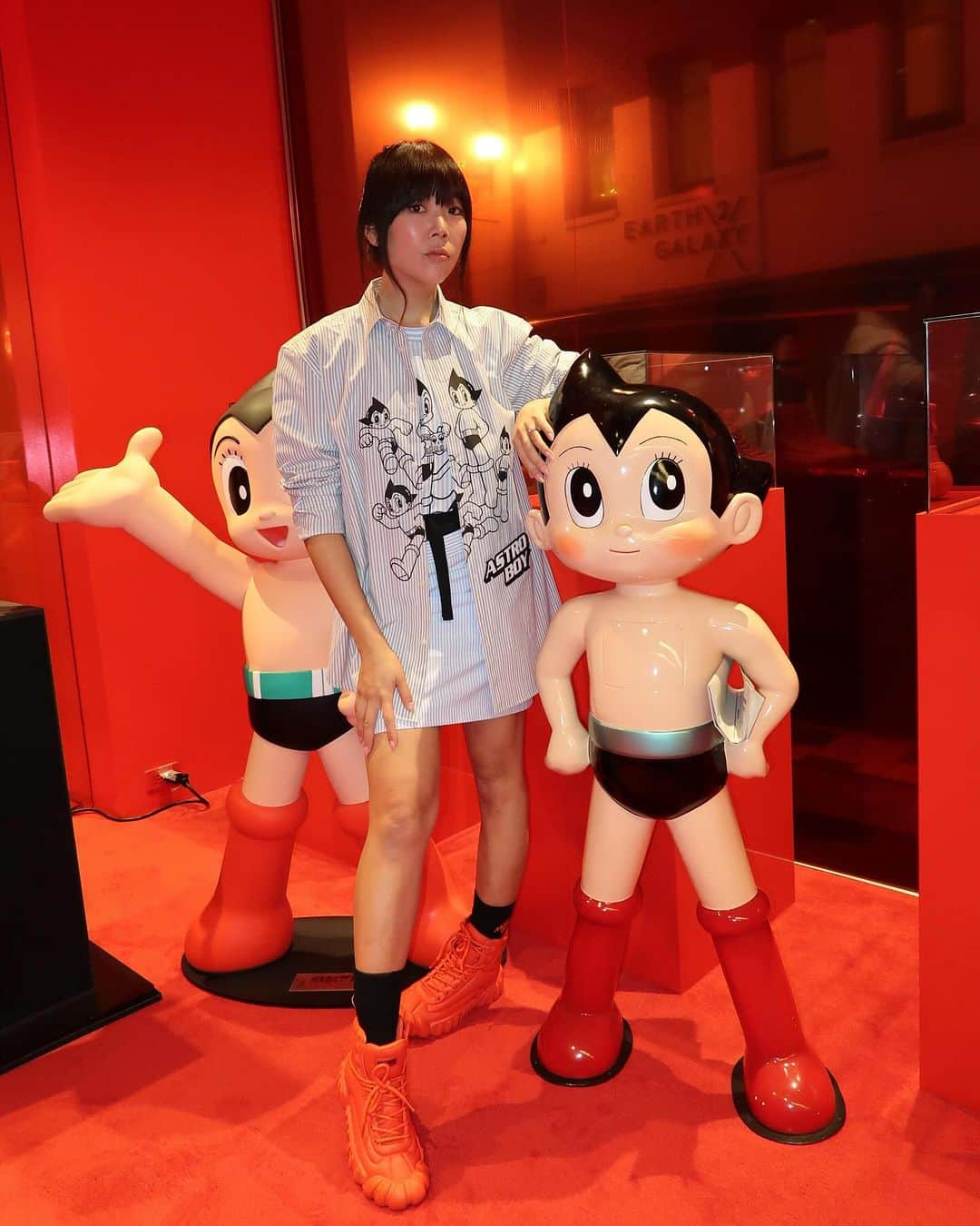 スージー・ロウさんのインスタグラム写真 - (スージー・ロウInstagram)「A reunion of the best kind in one of our collective favourite cities Tokyo with @OnitsukaTigerOfficial — celebrating their fresh collaboration with manga and anime icon Astro Boy, in anticipation of their #OnitsukaTiger75th anniversary. We ❤️ Tokyo this muchhhhhhhh!   #OnitsukaTiger #AstroBoy」12月12日 6時23分 - susiebubble