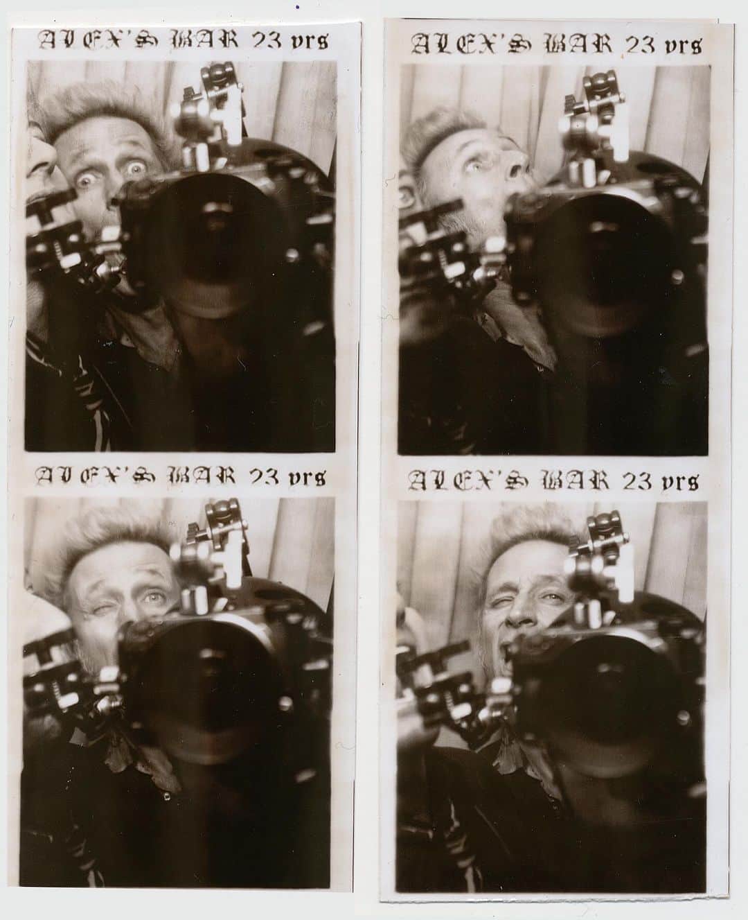 Green Dayさんのインスタグラム写真 - (Green DayInstagram)「Who doesn't love a photo booth?!」12月12日 7時39分 - greenday