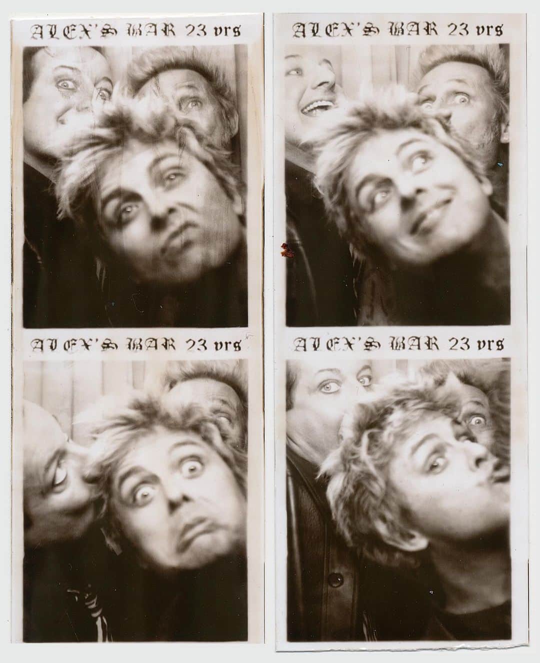 Green Dayのインスタグラム：「Who doesn't love a photo booth?!」