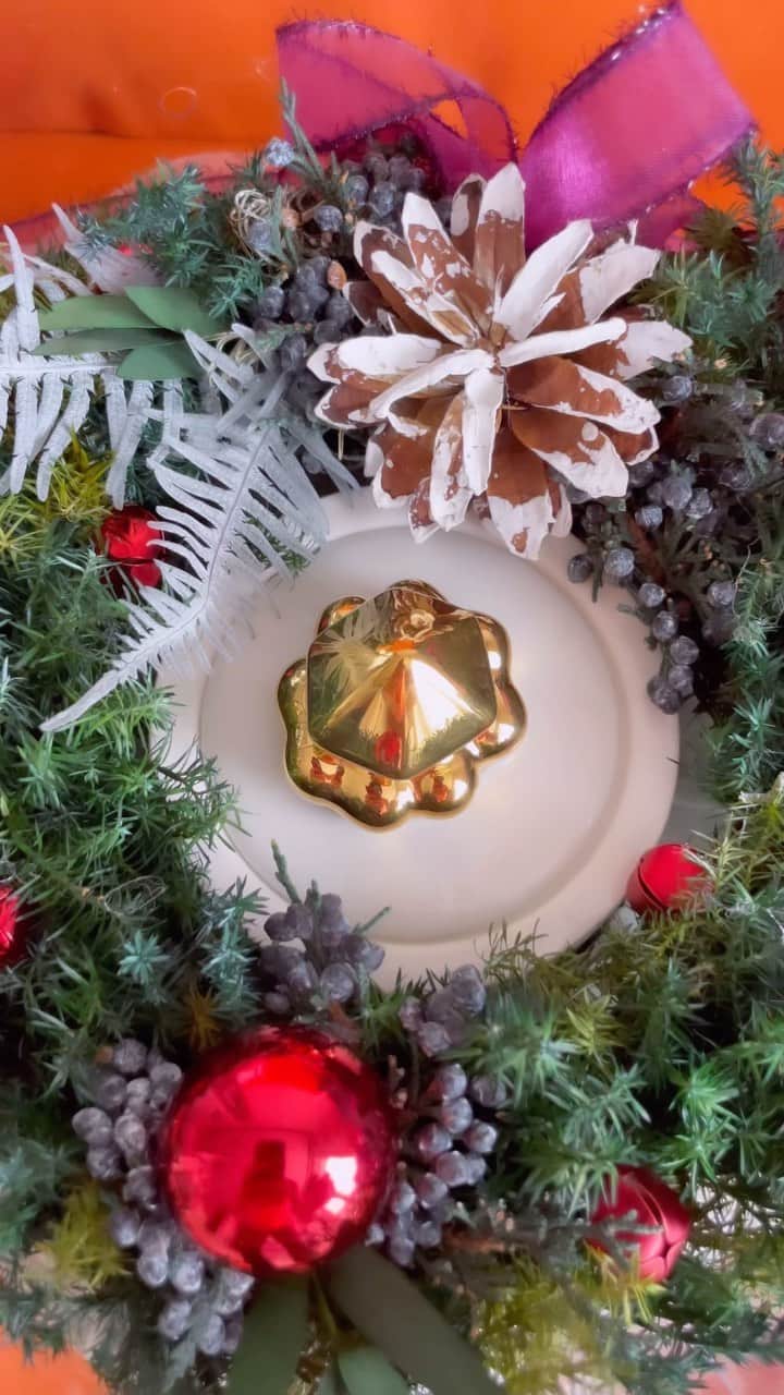 カン・ギュンソンのインスタグラム：「⠀ 꺄~ 크리스마스 선물이 도착했어요~ 너무 예뻐요! 이미저리코드!😍🎁🎄👍 ⠀ @imagerycode_official」