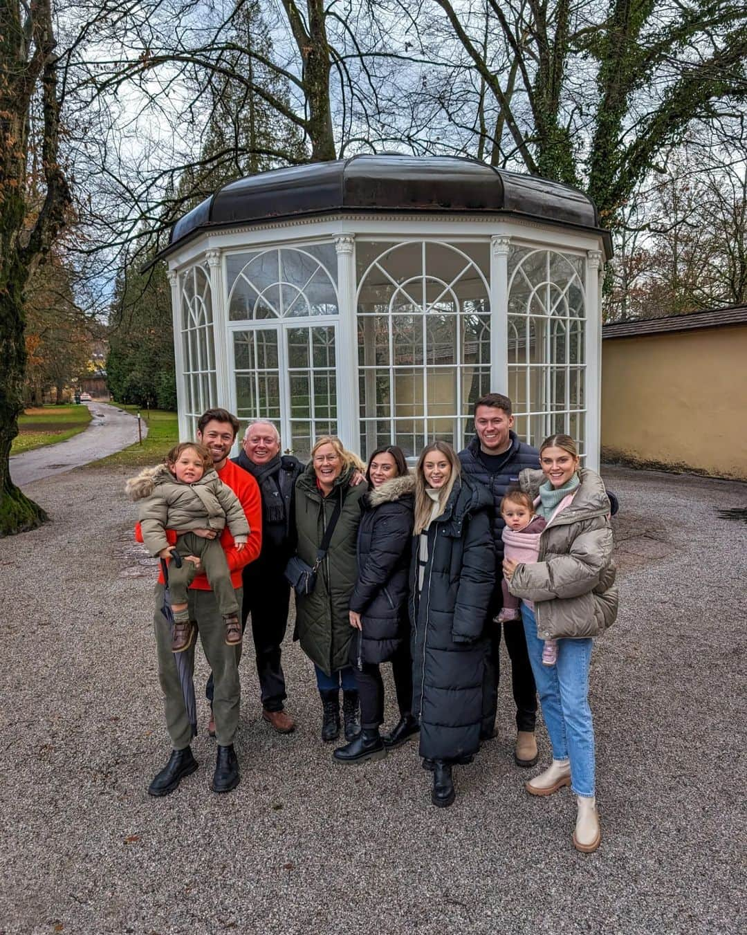 Ashley Jamesさんのインスタグラム写真 - (Ashley JamesInstagram)「Bucket list ticked off: the Sound of Music tour. 🎶❤️  What a way to end our trip to Salzburg! We're on the way back to the airport now but yesterday afternoon we did a Sound of Music tour and it was amazing! 💕🎶  Despite the film coming out in 1965, apparently the Sound of Music still attracts 300,000 tourists a year to Salzburg, which is just mind-blowing.  I've not seen the film for a while, but when I was at first school, baby Ashley would take the video in every single day hoping my teacher would let us watch it. I remember the VHS had a big plaster on with my name etched on. After a while my teacher gave in and let us watch it and asked me not to bring it back again. So I started bringing the tape cassette in instead. I was absolutely obsessed. I remember my mum telling me you could go to the real place and I couldn't believe it and I hoped that one day I could do it!   We saw the pavilion where they sang "16 going on 17", the church where they got married, the lake where they fell in on the boat, the path where Maria sings down, the two houses they filmed the Von Trapp home. And we learned so much about the real vom Trapp family. Our guide was so funny and amazing, and we saw so much of the Salzburg lake district which is somewhere I'd definitely want to come back in the summer. It's such a beautiful place!  And the best thing is - the littles were amazing even on a 4 hour tour! We brought lots of snacks and the iPad and there were lots of stops along the way!  What a beautiful place to come to for Nana's special birthday. And now it's back to reality to the work rush before we get to enjoy Christmas.   If anyone has any questions about our trip I'd be very happy to try and answer. ❤️✨🙏🏼」12月12日 19時26分 - ashleylouisejames