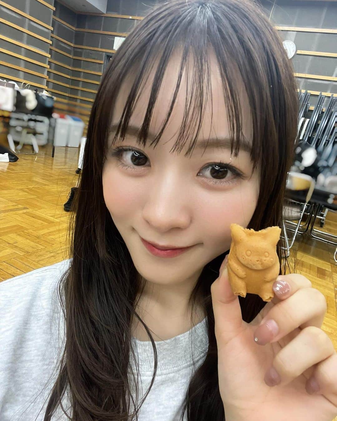 沖玲萌さんのインスタグラム写真 - (沖玲萌Instagram)「スタッフさんがピカチュウ差し入れしてくれた🤍⚡️」12月12日 18時31分 ...
