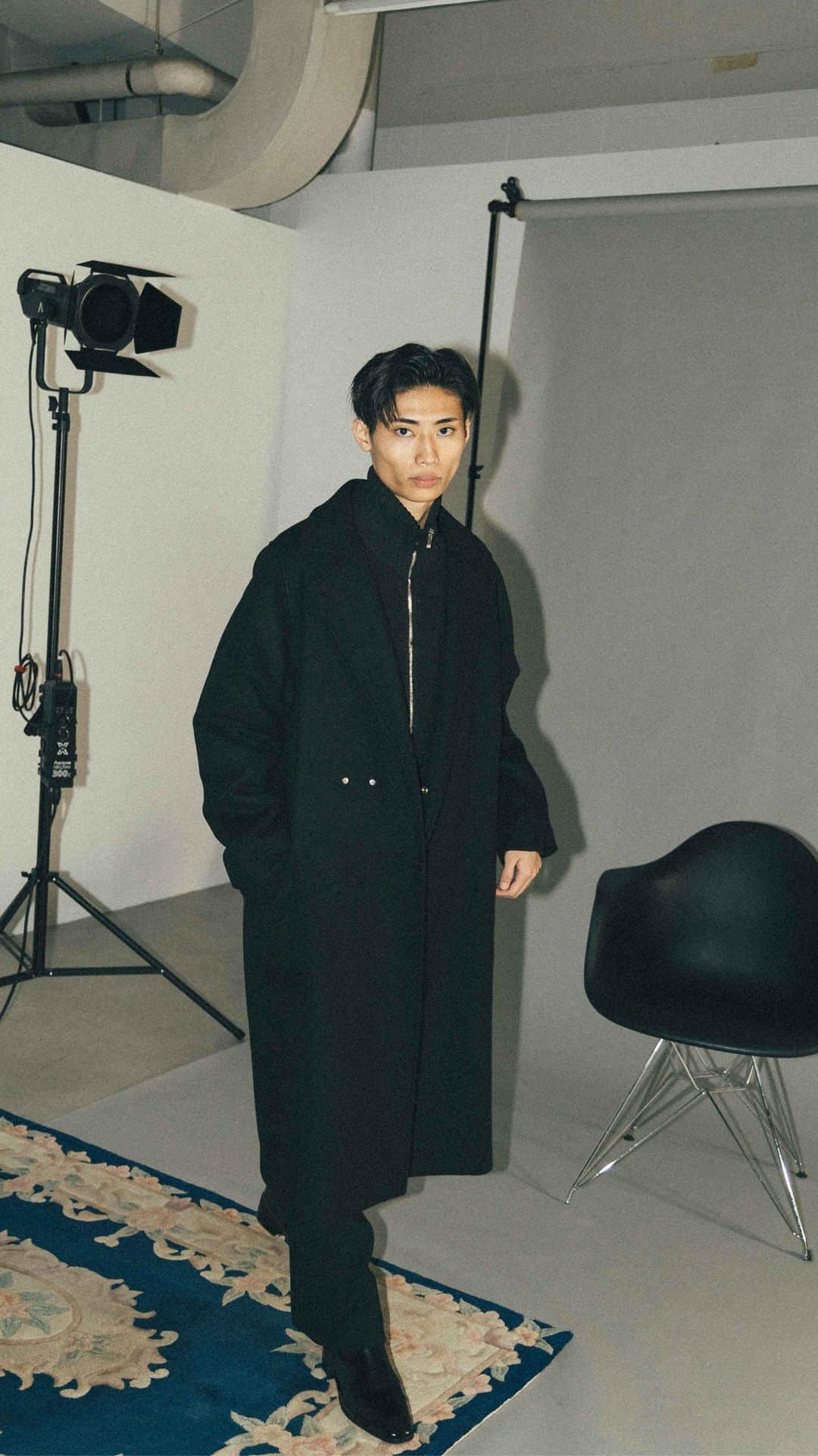 Lui's Lui's official instagramのインスタグラム：「Lui's / December  model @tsuru_____0719   ブラックコーデを3LOOKご紹介。  1LOOK outer / puffer stand blouson  2LOOK outer / BIG fur blouson  3LOOK outer / High quality melton overcoat」