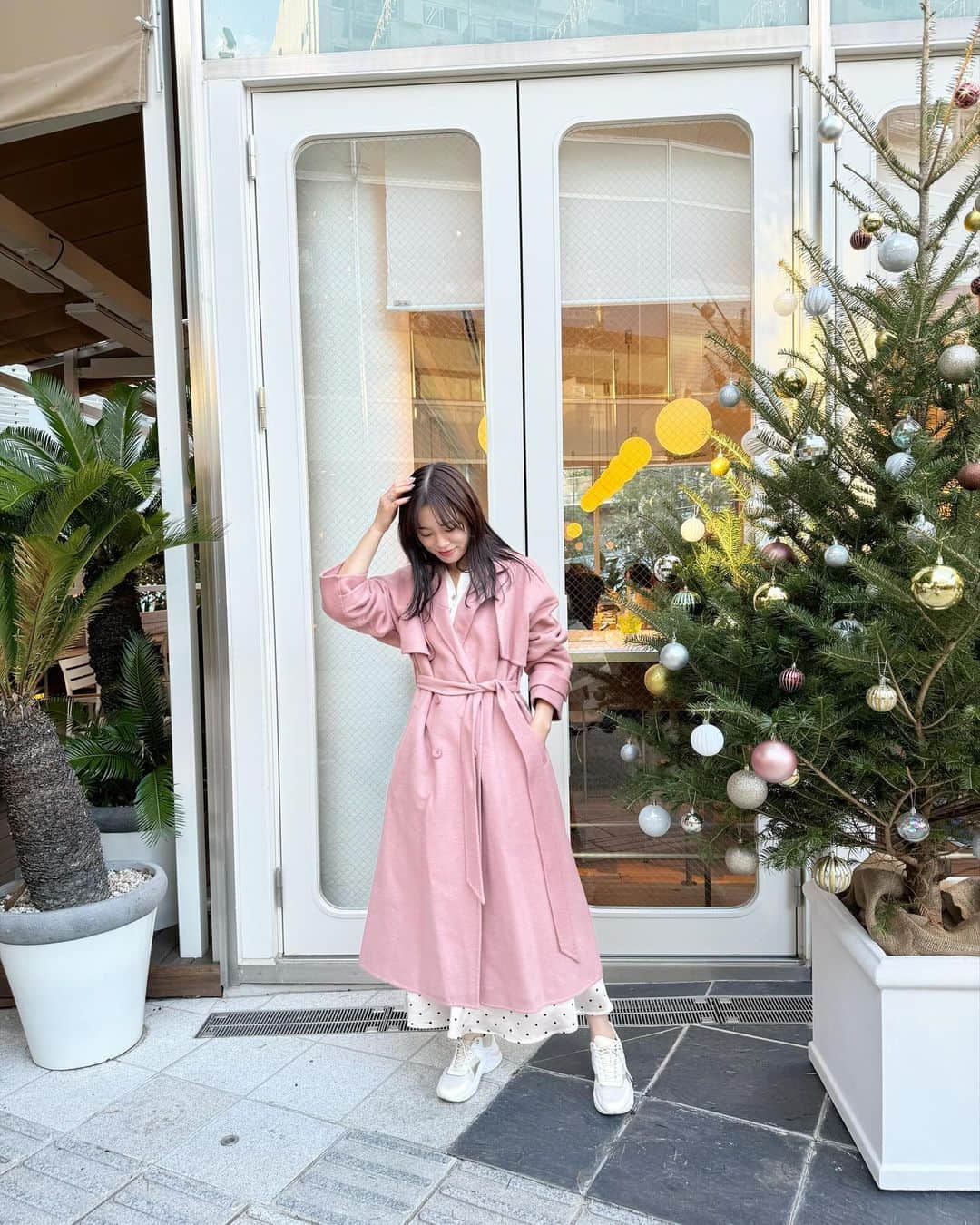 飯野雅さんのインスタグラム写真 - (飯野雅Instagram)「軽くて暖かいお気に入りコート🧥🩷」12月12日 18時51分 - biichan_