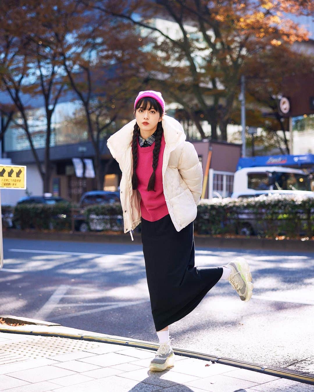 Gap Japanさんのインスタグラム写真 - (Gap JapanInstagram)「⛄️GAP HOLIDAY LOOKBOOK⛄️  めちゃくちゃあったかい @gap_jp のプリマロフトパファー！最近出かける時よく来てる🫶🏻 蛍光ピンクで合わせてみたよんʅ（◞‿◟）ʃ  寒くなるこれからの季節にぴったりなものばかりでとても最高です！！  #PR #Gap #ootd」12月12日 18時59分 - gap_jp