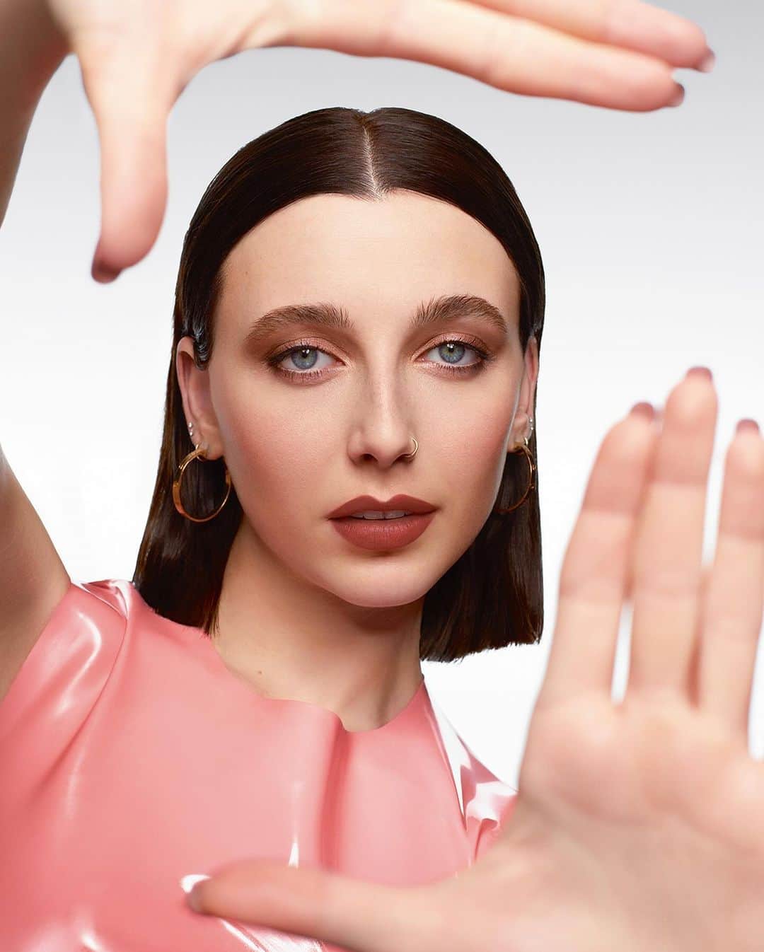 Lancôme Officialのインスタグラム：「The iconic matte you love, now bolder than ever. Colors by Lancôme featuring L’Absolu Rouge Drama Matte. @emmachamberlain is wearing shade 200 French Drama @heconghc and @mingey are wearing shade 196 French Touch  #Lancome #LAbsoluRouge #Makeup」