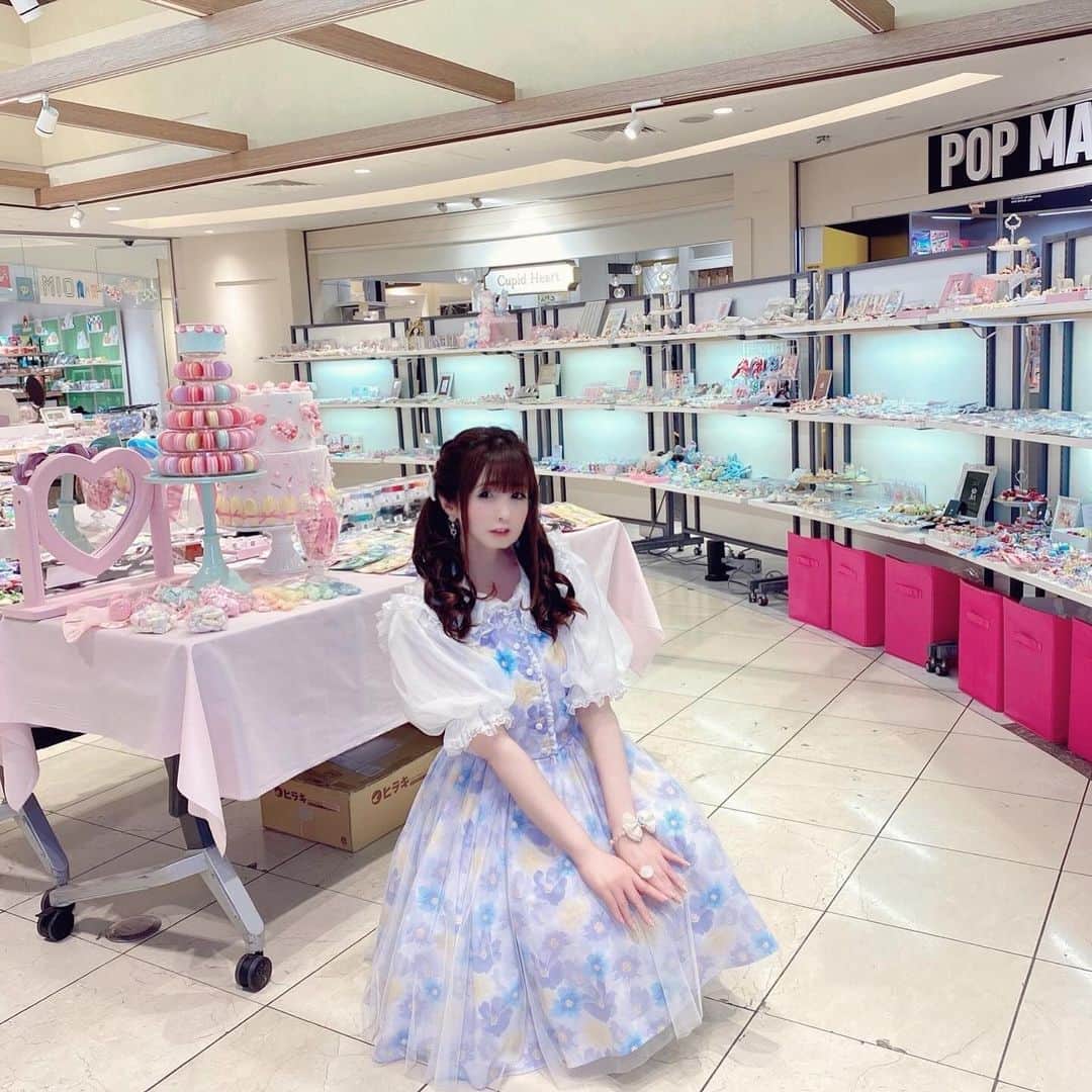 伊藤芽衣のインスタグラム：「♡重大発表♡ ⁡ 今年さいごのお知らせは… Kawaii⭐︎Stars 12月大阪に行きます…♡ ⁡ ゴールデンウィークに 天王寺mioさんにて 開催したKawaii☆Festa 好評につき。 ⁡ クリスマスシーズンも🎄 開催が決定しました✨ ⁡ めいちも行きます！！ ⁡ 今年のクリスマスは 天王寺mioさんで たくさんのみなさまに お会いできますように…♡ ⁡ （画像は前回の様子です） ⁡ Kawaii☆Festa vol.02 produced by Kawaii☆Stars   12月20日(水)～12月24日(日) 天王寺MIO本館6F スパイラルスクエア ⁡ お待ちかねの大阪出展🌟 GWに大好評だったイベント 今年のクリスマスにも 行うことになりました🎄 ⁡ 12月24日(日)には 特別なイベントも開催予定✨ 詳細は後日お知らせいたします ⁡ @kawaii__festa」