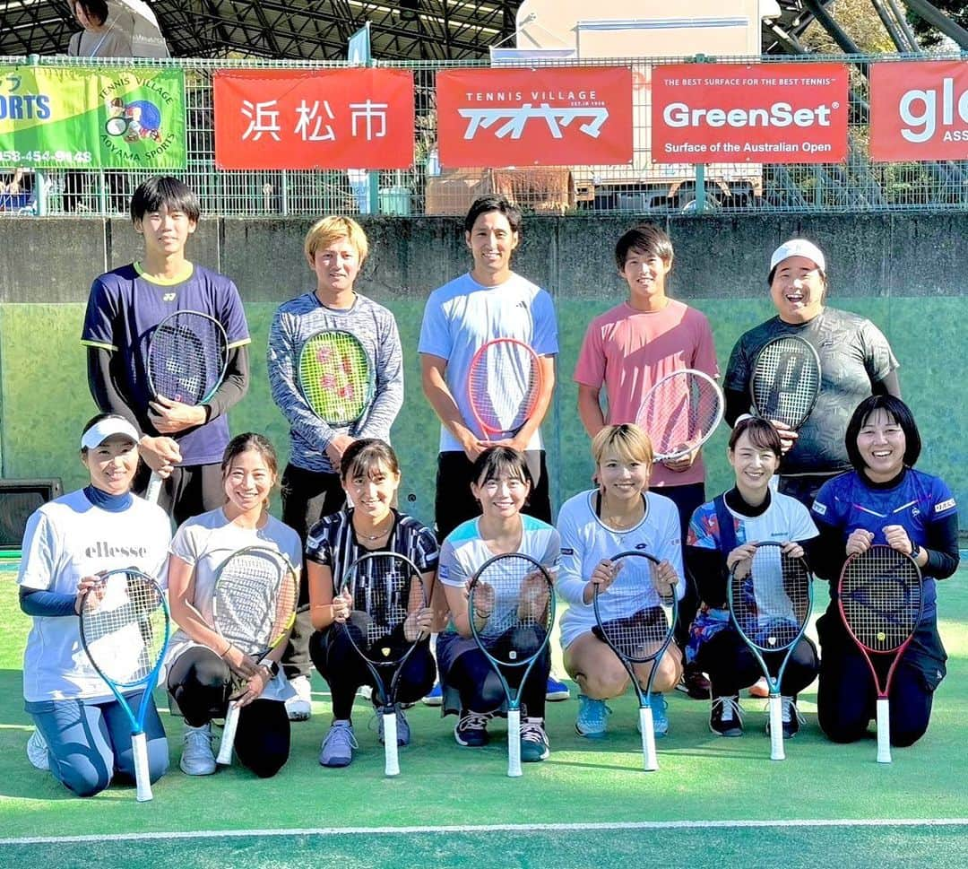 美濃越舞のインスタグラム：「今年も花川祭に参加させていただきました🎾 アットホームな雰囲気のこのイベントが大好きです☺️🏠 皆様ありがとうございました！  #テニス #tennis #テニスウエア #网球 #테니스 #テニス女子 #テニスイベント #テニスコーデ#テニスクリニック #千葉県 #柏 #船橋 #wilson #ウイルソン #ウイルソンテニス #テニスコート #浜松 # 花川祭」