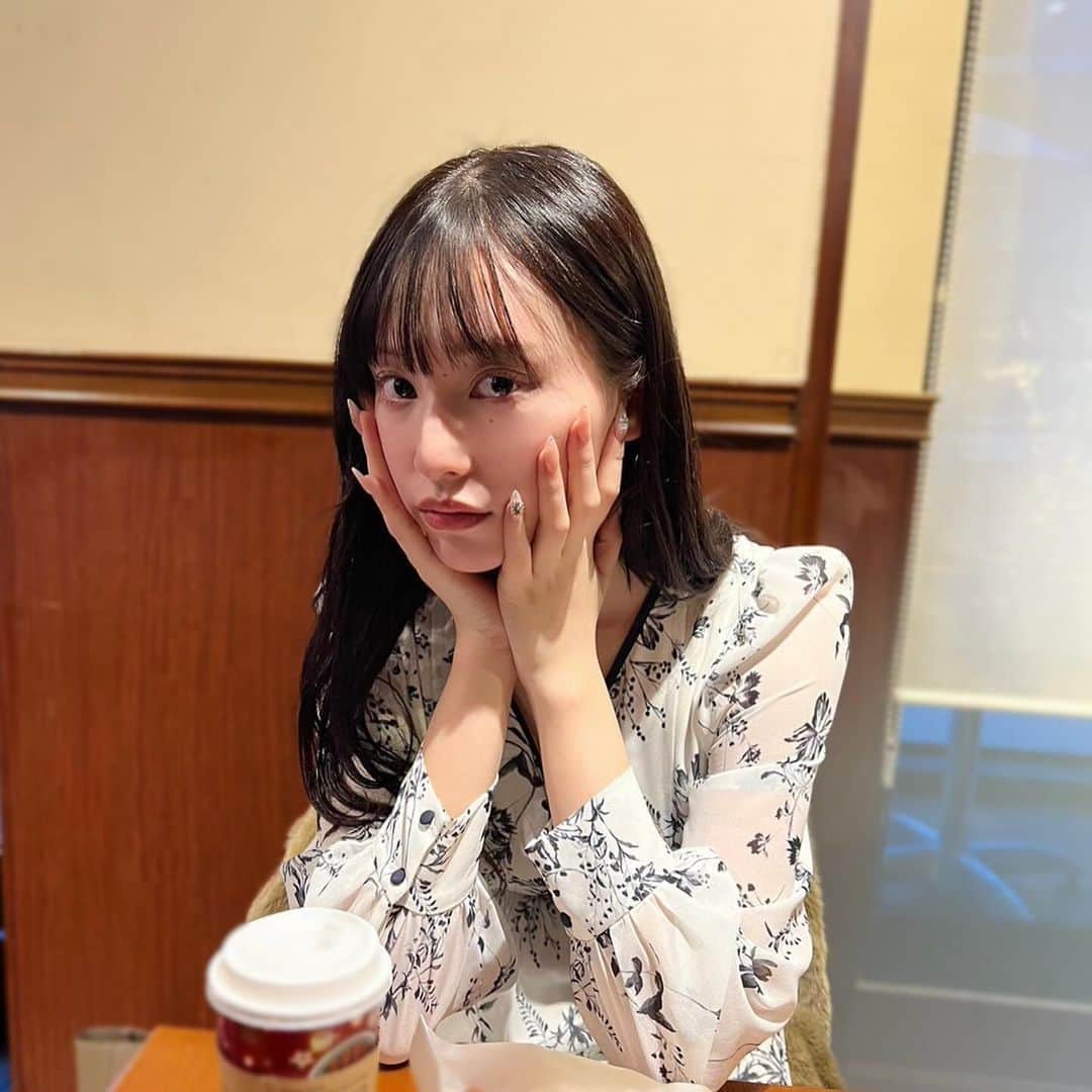 山田愛奈のインスタグラム：「.  マネさんと合間のお茶を楽しんだ！」
