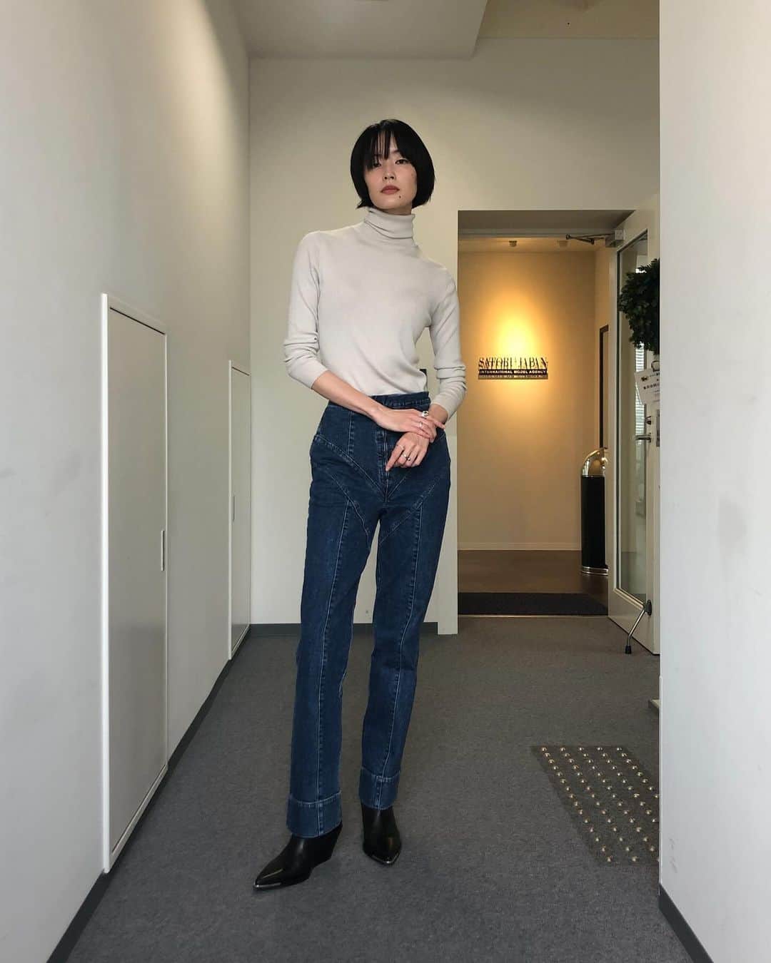 鈴木亜美さんのインスタグラム写真 - (鈴木亜美Instagram)「snap at the office @satorujapan_official   今年最後っぽいスナップ写真」12月12日 19時16分 - amisuzuki001