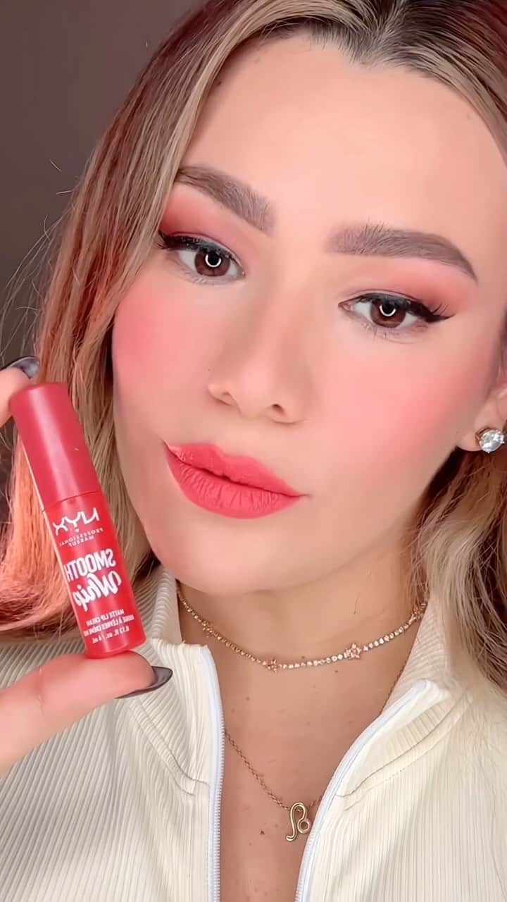 NYX Cosmeticsのインスタグラム：「a major sleigh surprise if u ask me 🤩🔥 #credit @guapa4ever #nyxcosmetics #nyxprofessionalmakeup #holidaycollection #falalalaland #veganformula #crueltyfree」