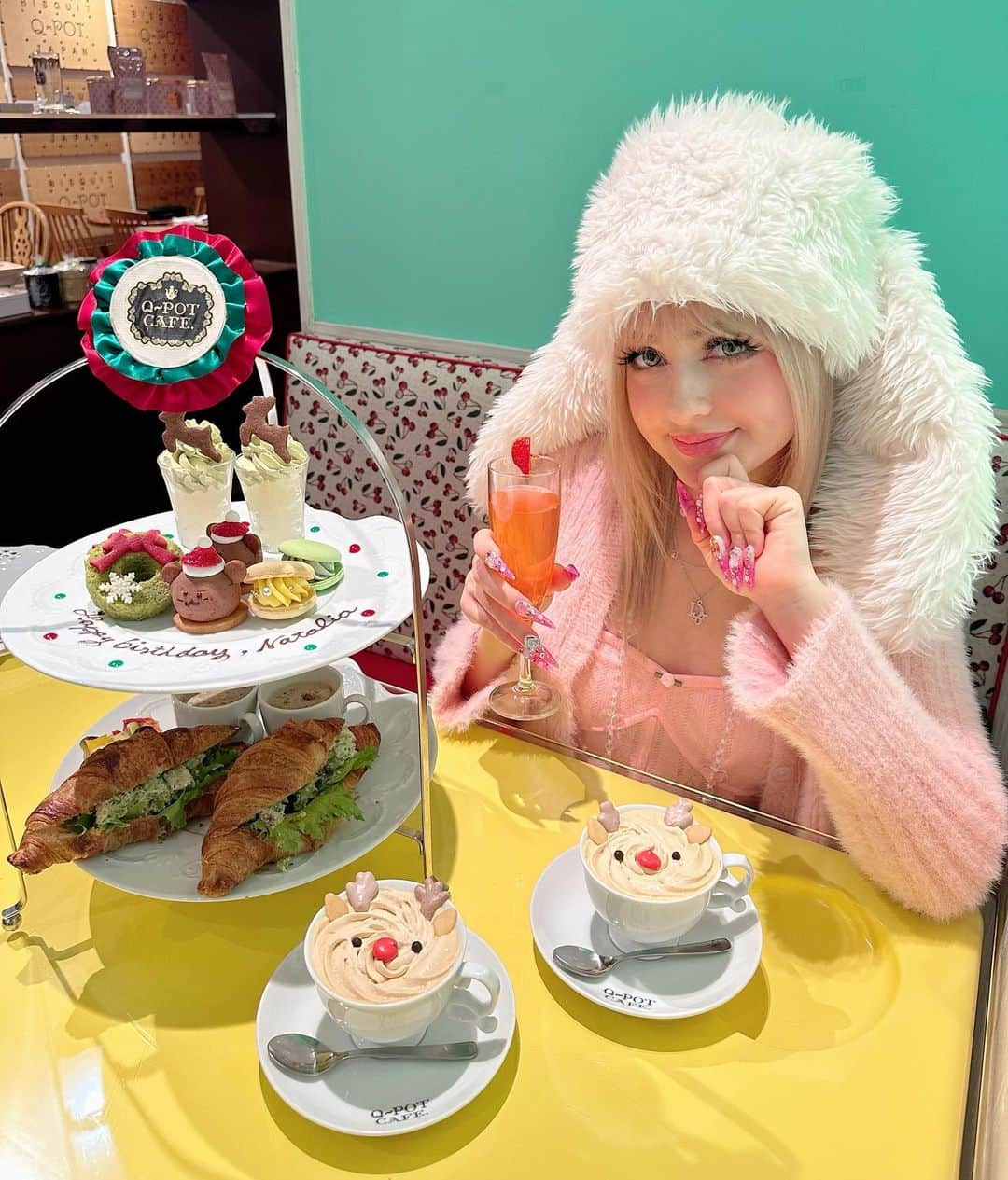 ナタリアなっちゃんさんのインスタグラム写真 - (ナタリアなっちゃんInstagram)「It’s my bday today! I just turned 21!! 🥺🥺🥺🩷🩷」12月12日 10時54分 - itspinkii