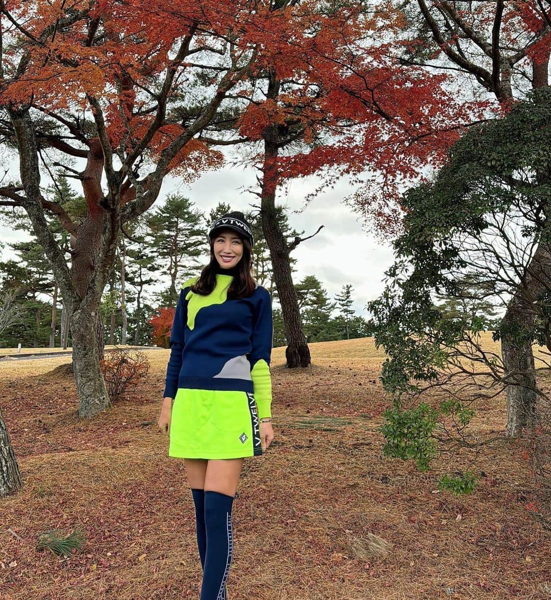 yurieさんのインスタグラム写真 - (yurieInstagram)「V12 のカラフルコーデ💚💚  蓄熱であったかかった〜♡  #golf #golfswing #golffashion  #golfwear #golfoutfit #ゴルフ好き #ゴルフ初心者 #ゴルフ練習 #ゴルフ女子 #ゴルフ男子 #ゴルフ上手くなりたい #ゴルフ好きと繋がりたい#ゴルフウェアー  #ゴルフスイング #골프 #ゴルフコーデ #スポーツ女子 #ゴルフ旅 #高尔夫球 #กอล์ฟ  #ゴルフ旅行 #リゾートゴルフ#golf #golfswing #golffashion  #golfwear #golfoutfit #ゴルフ好き #ゴルフ初心者 #ゴルフ練習 #ゴルフ女子 #ゴルフ男子 #ゴルフ上手くなりたい #ゴルフ好きと繋がりたい#ゴルフウェアー  #ゴルフスイング #골프 #ゴルフコーデ #スポーツ女子 #ゴルフ旅 #高尔夫球 #กอล์ฟ  #ゴルフ旅行 #リゾートゴルフ #富士国際ゴルフ倶楽部　#v12 #v12golf #pr」12月12日 11時45分 - yurie808golf