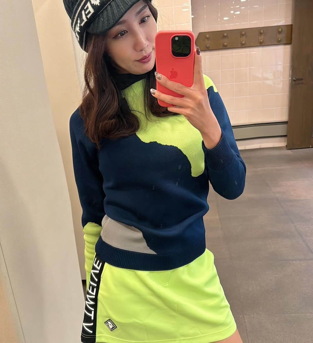 yurieさんのインスタグラム写真 - (yurieInstagram)「V12 のカラフルコーデ💚💚  蓄熱であったかかった〜♡  #golf #golfswing #golffashion  #golfwear #golfoutfit #ゴルフ好き #ゴルフ初心者 #ゴルフ練習 #ゴルフ女子 #ゴルフ男子 #ゴルフ上手くなりたい #ゴルフ好きと繋がりたい#ゴルフウェアー  #ゴルフスイング #골프 #ゴルフコーデ #スポーツ女子 #ゴルフ旅 #高尔夫球 #กอล์ฟ  #ゴルフ旅行 #リゾートゴルフ#golf #golfswing #golffashion  #golfwear #golfoutfit #ゴルフ好き #ゴルフ初心者 #ゴルフ練習 #ゴルフ女子 #ゴルフ男子 #ゴルフ上手くなりたい #ゴルフ好きと繋がりたい#ゴルフウェアー  #ゴルフスイング #골프 #ゴルフコーデ #スポーツ女子 #ゴルフ旅 #高尔夫球 #กอล์ฟ  #ゴルフ旅行 #リゾートゴルフ #富士国際ゴルフ倶楽部　#v12 #v12golf #pr」12月12日 11時45分 - yurie808golf