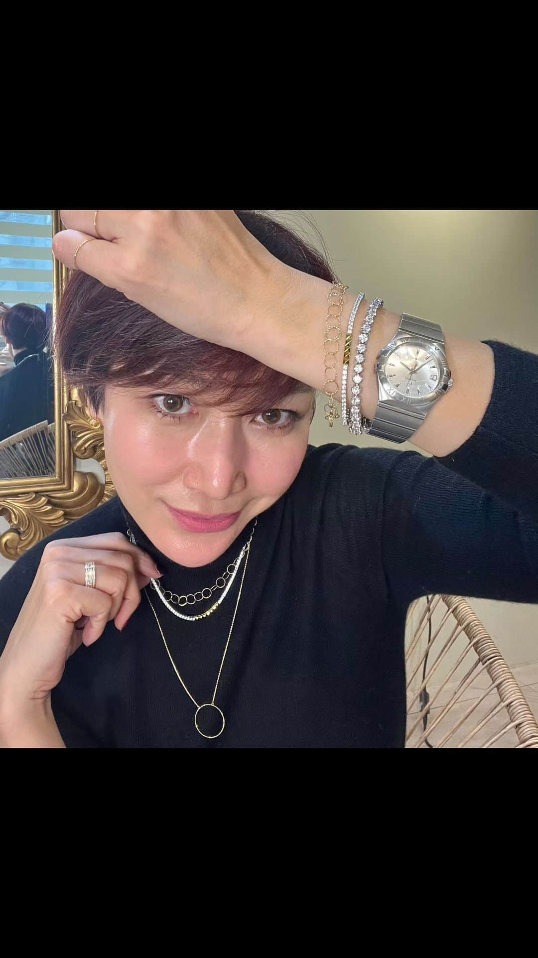 ピョン･ジョンスのインスタグラム：「피라미드 테니스  목걸이까지 완성 ! 그렇게 고생을 시키더니 🫣 드디어 나왔네요  남자랑 크리슻마스때 커플로해도 좋겠죠?  우선 14k로 가능한거 물어봤고  다이아몬드로커팅한 링크체인은  거의 예술의 지경이에요  특허까지 내셨으니 👏🏼👏🏼자랑스럽네요  우리 12.21일 #MYMIxHOYA 오픈준비할께용   이번 촬영때는 어떤 느낌으로 보여줄까요??」