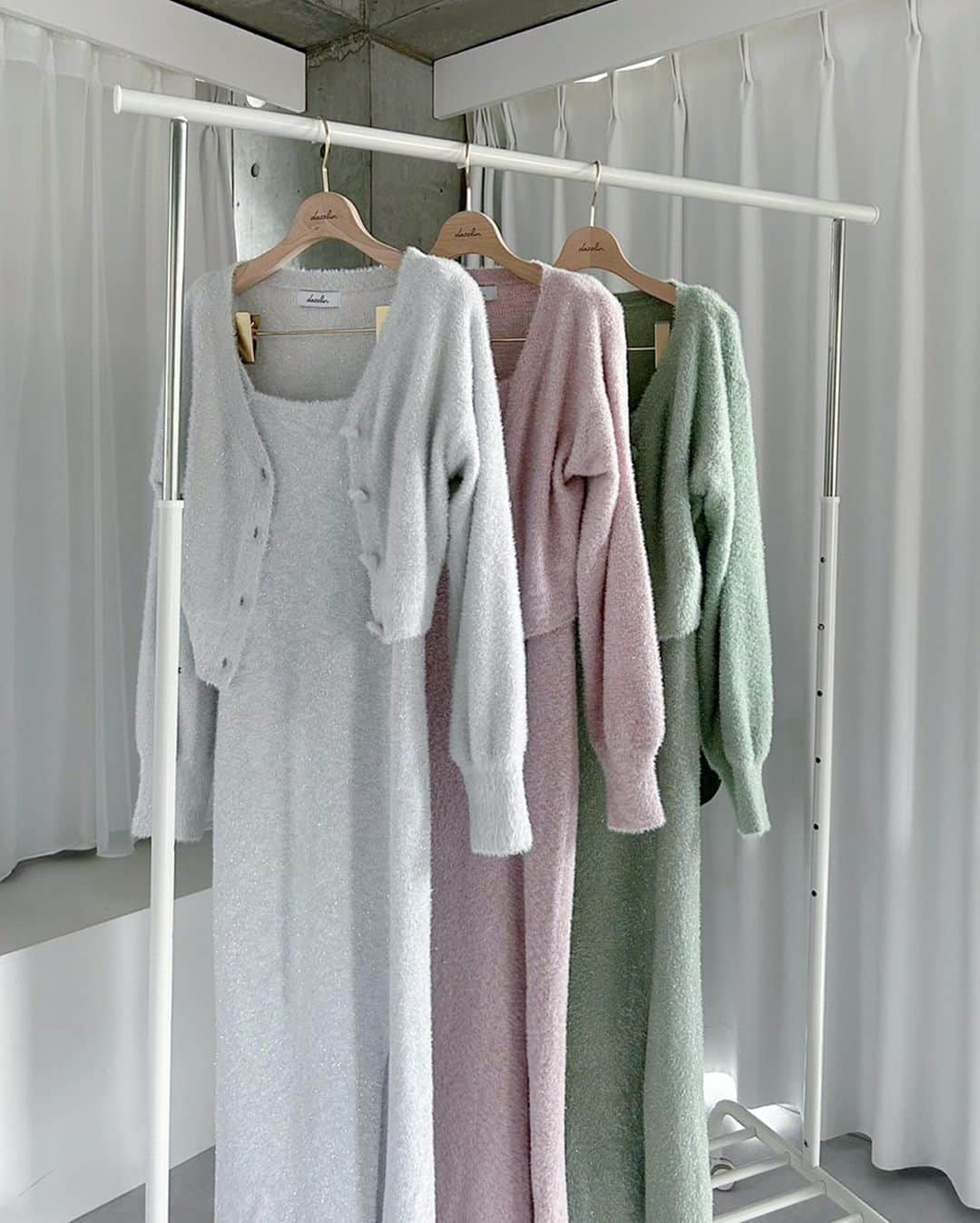 dazzlinさんのインスタグラム写真 - (dazzlinInstagram)「____ Spring one-piece collection👗  春はワンピース1枚で ”ラクカワ” コーデ〇 おすすめ新作ワンピースをまとめてご紹介💭  . ■ One-piece #ミニカーデチュールドッキングワンピース price : ￥13,200 ivory / gray / black / beige size : S / M ※ 1月下旬お届け予定📦  . #カーブジャケットSET2wayデニムキャミワンピース price : ￥12,100 black / blue / indigo / beige size : S / M / L ※ 1月下旬お届け予定📦  . #ミニシャギーラメニットキャミワンピース price : ￥7,590 gray / pink / green / beige size : FREE ※ 1月中旬お届け予定📦  . #カーデレイヤーバックオープンミニワンピース price : ￥9,900 black / orange / blue / beige size : FREE ※ 2月中旬お届け予定📦  . #カーデレイヤーバックオープンニットワンピース price : ￥11,000 black / orange / blue / beige size : S / M ※ 1月中旬お届け予定📦  . ____________________________________________  アイテム詳細はショッピングタグ or TOPページURLよりチェック🔗 » @dazzlin_official  . 全国のdazzlin staffのスタイリングをチェック👗 » dazzl,in_staff_snap  . #dazzlin #ダズリン #春服コーデ #春コーデ #ニット #ニットワンピース #ワンピース #ワンピースコーデ #デニム #デニムコーデ #デニムワンピース #ジャンスカ #ノームコア #dazzlin_24SS #ダズリン24年春 #推し活 #カフェ活 #カフェ巡り #参戦服 #参戦コーデ #大人コーデ #大人カジュアル #カジュアルコーデ #きれいめカジュアル #シンプルコーデ」12月12日 12時12分 - dazzlin_official