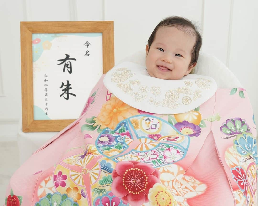 スタジオアリスさんのインスタグラム写真 - (スタジオアリスInstagram)「. うちの子がCMデビュー！？  👶赤ちゃん限定！👶 📺CMデビューキャンペーン開催中📺  スタジオアリスで「お宮参り」「百日祝い」を撮影(ご購入)された方を、対象にCMデビューが出来るキャンペーンを開催しております🥰  ■応募方法 ・撮影当日に「CMデビューキャンペーン」応募のご意思をスタッフにお申し付けください。 ・当日撮影(ご購入)されたお写真の中からお好きなお写真をお選びいただくと完了です。  CMデビューにご応募いただいたお写真の中から当選された赤ちゃんが読売テレビ・日本テレビ系列「情報ライブミヤネ屋」番組内CMに登場📺  遠くにお住いのおじいちゃんおばちゃん、お友だちにテレビを通して赤ちゃんの成長を伝えてみませんか💕  皆様のご応募お待ちしております💕  詳しくは、スタジオアリスHP、「赤ちゃん撮影」ページをチェック❣  #スタジオアリス #studioalice #赤ちゃん撮影 #お宮参り #百日祝い #お食い初め #ファーストスマイル #CMデビュー #情報ライブミヤネ屋」12月12日 12時21分 - studio.alice