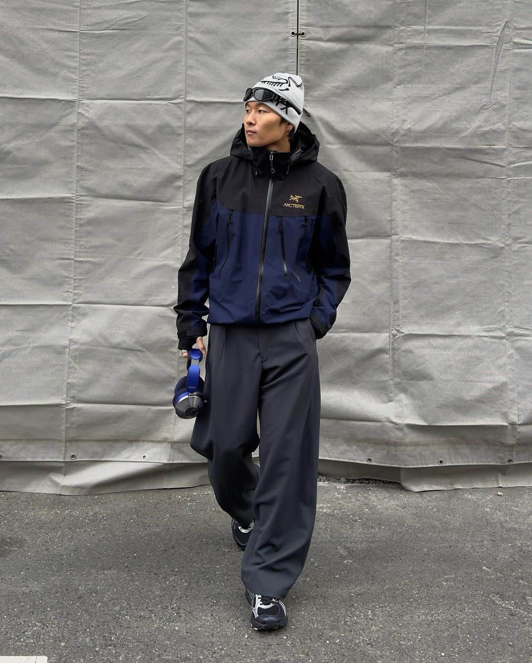 Ryoさんのインスタグラム写真 - (RyoInstagram)「Today's outfit🚶🎧 jacket : @arcteryx × @beams_official  pants : @goldwin_0  shoes : @asics_sportstyle × @atmos_japan  ㅤㅤㅤㅤㅤㅤㅤㅤㅤㅤㅤㅤㅤ #arcteryx #goldwin0 #asics #atmos」12月12日 13時44分 - ryo__takashima