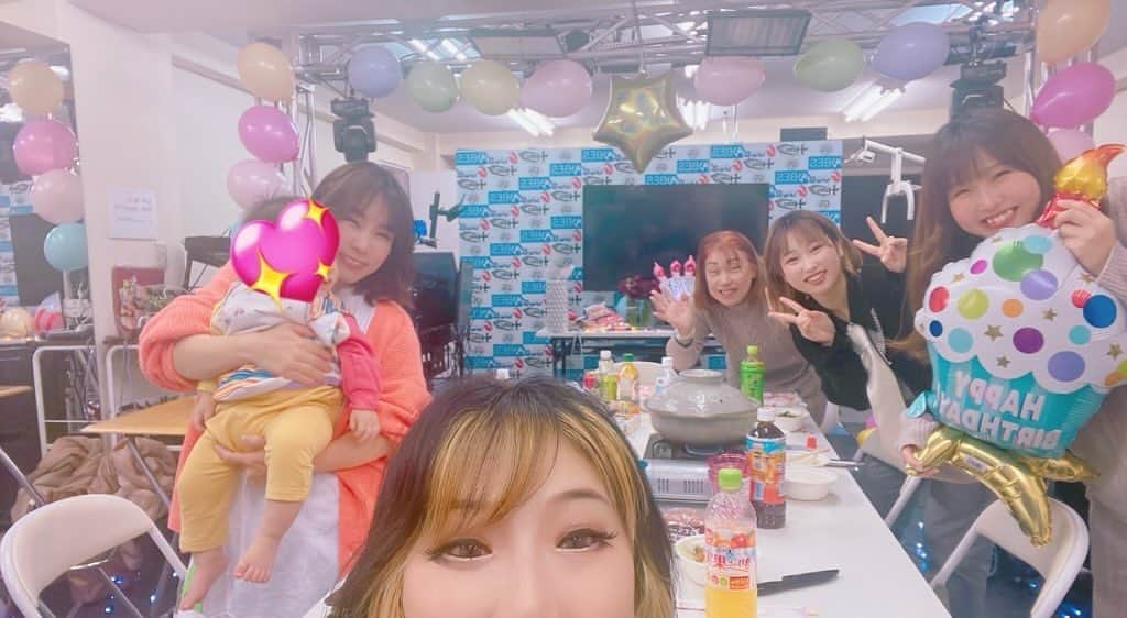 真琴のインスタグラム：「先日こはる会しました🩵 どっきりの作戦会議がまだおわってないのに 某おばあさんが「あいわかった」と フライングしてしまいぐだぐだに、、、😂😂😂 どうにかしてください😂」
