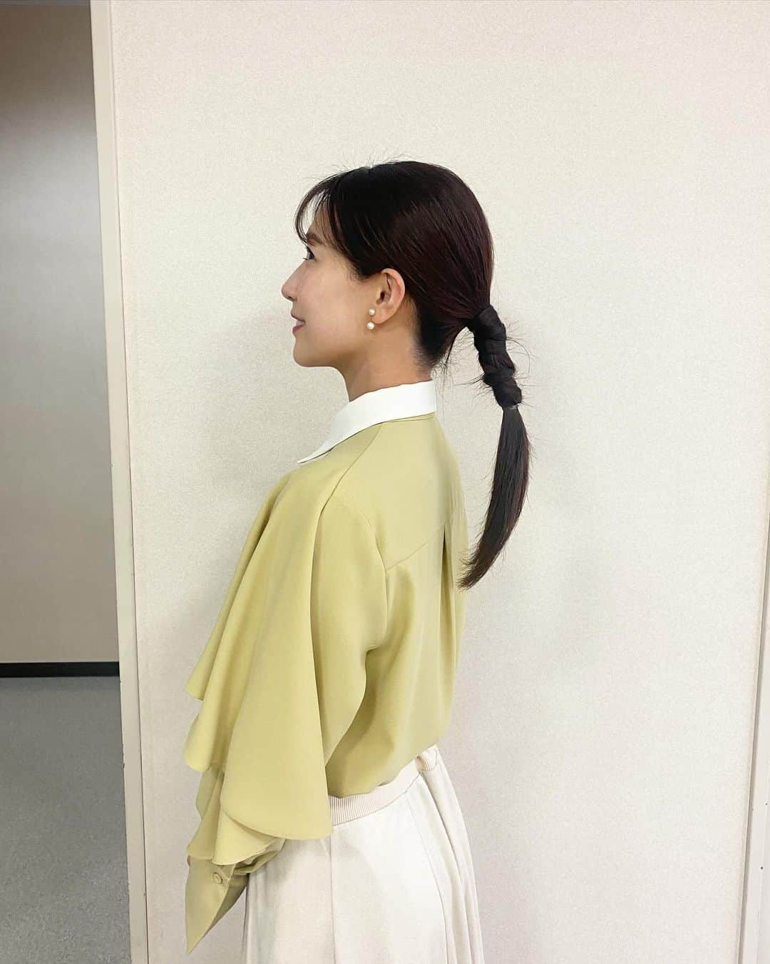 島津咲苗さんのインスタグラム写真 - (島津咲苗Instagram)「インスタライブありがとうございました✨ 今日はちょっと変わった髪型にしていました。 後ほどアーカイブアップします♪ . . . #メーテレ #ドデスカ #島津咲苗 #ヘアスタイル #インスタライブ #リサイクル #hairstyle #ミディアムロング #今日の衣装 #今日のコーデ」12月12日 14時06分 - sanae_shimazu