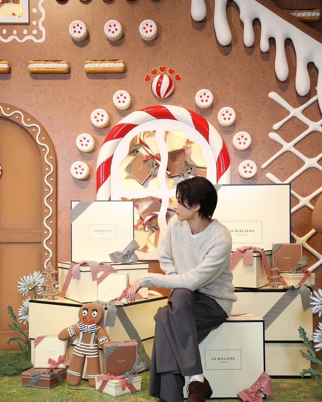 渡邊圭祐さんのインスタグラム写真 - (渡邊圭祐Instagram)「2023.12.12  “Gingerbread Land” 　　　by ジョー マローン ロンドン 　　　　　　@表参道ヒルズ B3Fスペース オー  ポップアップイベントが12/14〜12/25で開催  香り漂うスペースでクリスマス気分味わってきました🎄 是非☺︎  @jomalonelondon  #PR #JustBecause  #JoMaloneLondon  #SeasonOfScent」12月12日 19時36分 - keisuke_watanabe_official