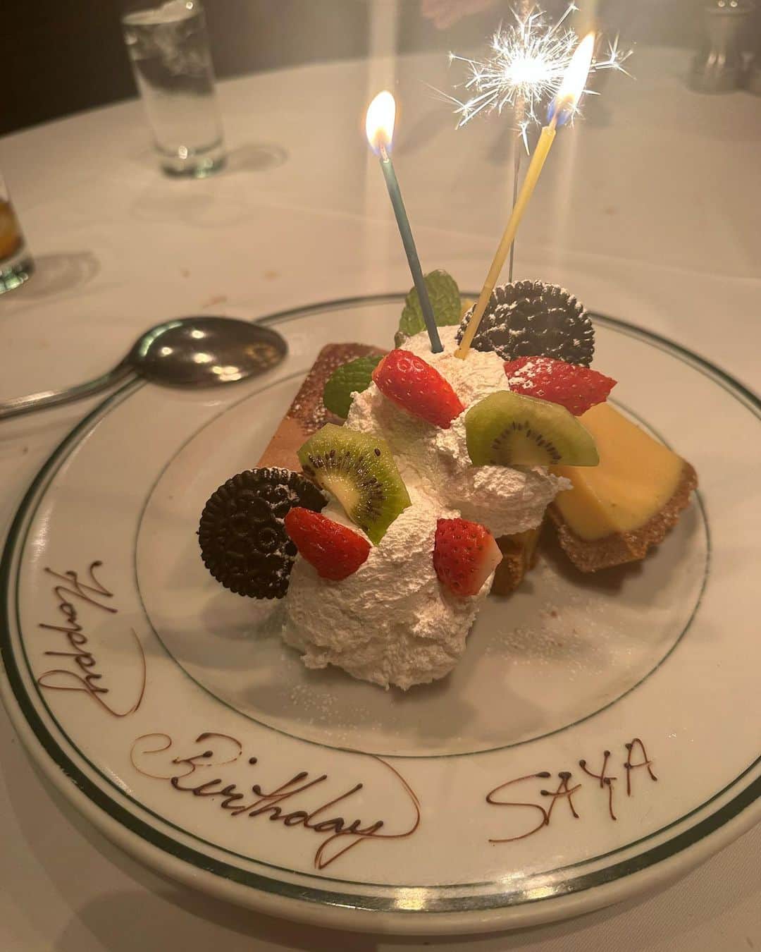 サヤカさんのインスタグラム写真 - (サヤカInstagram)「. 先日お誕生日を迎え、また一つ歳を重ねました❤️  直接お祝いしてくれた方、お祝いのメッセージや言葉をくれた方々、本当にありがとうございました😌⭐︎  温かい人たちに恵まれてわたしは幸せです😇✨ いつもありがとうございます🥺  ３３歳も楽しく自分らしく、そして今までお世話になった人たちに少しでも恩返しできるように頑張ります✨☺️！  引き続き宜しくお願いします✨😌  #お誕生日 #バースデー」12月12日 19時38分 - saya._.workout